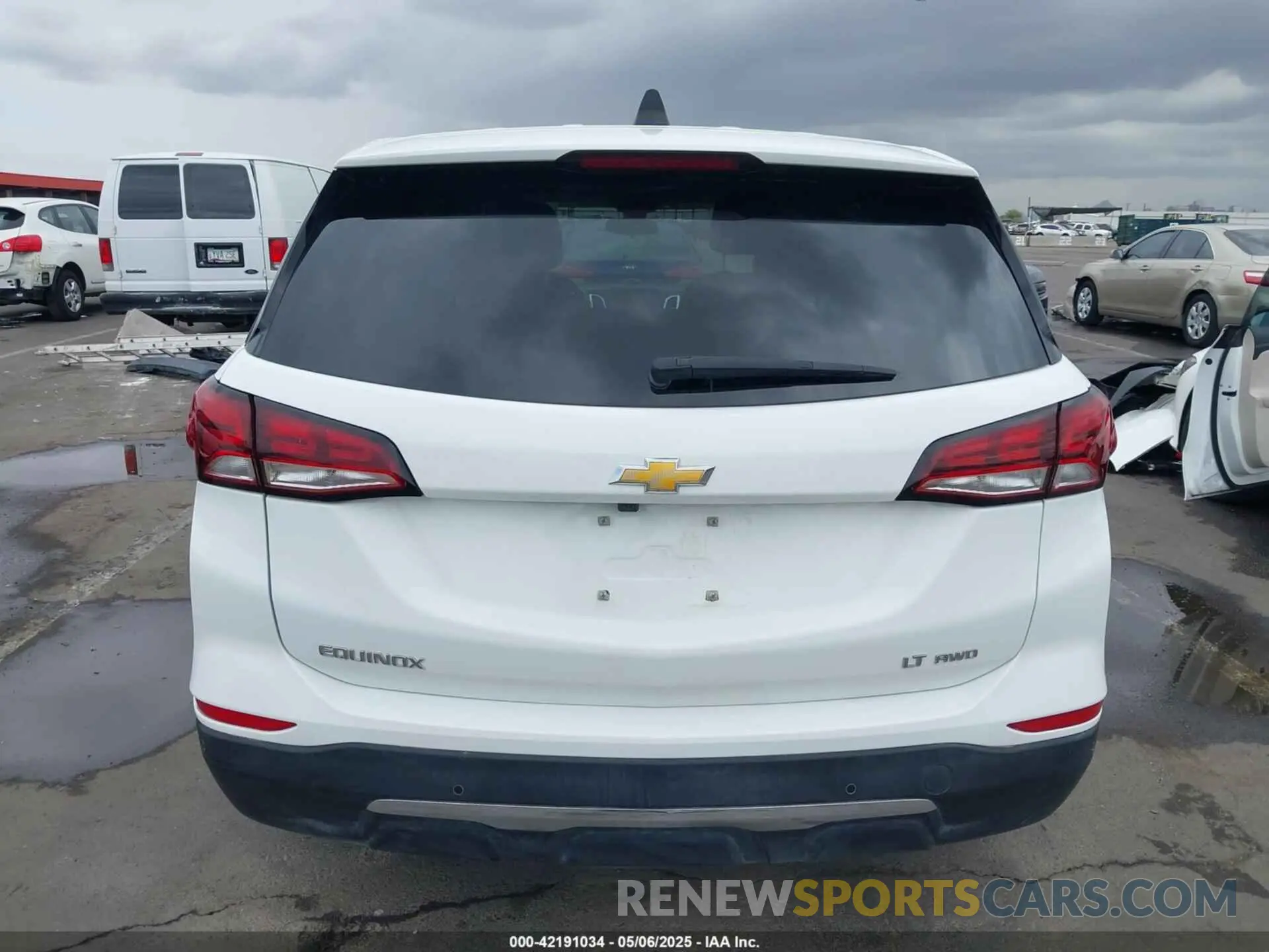 16 Photograph of a damaged car 3GNAXUEV5NL306236 CHEVROLET EQUINOX 2022
