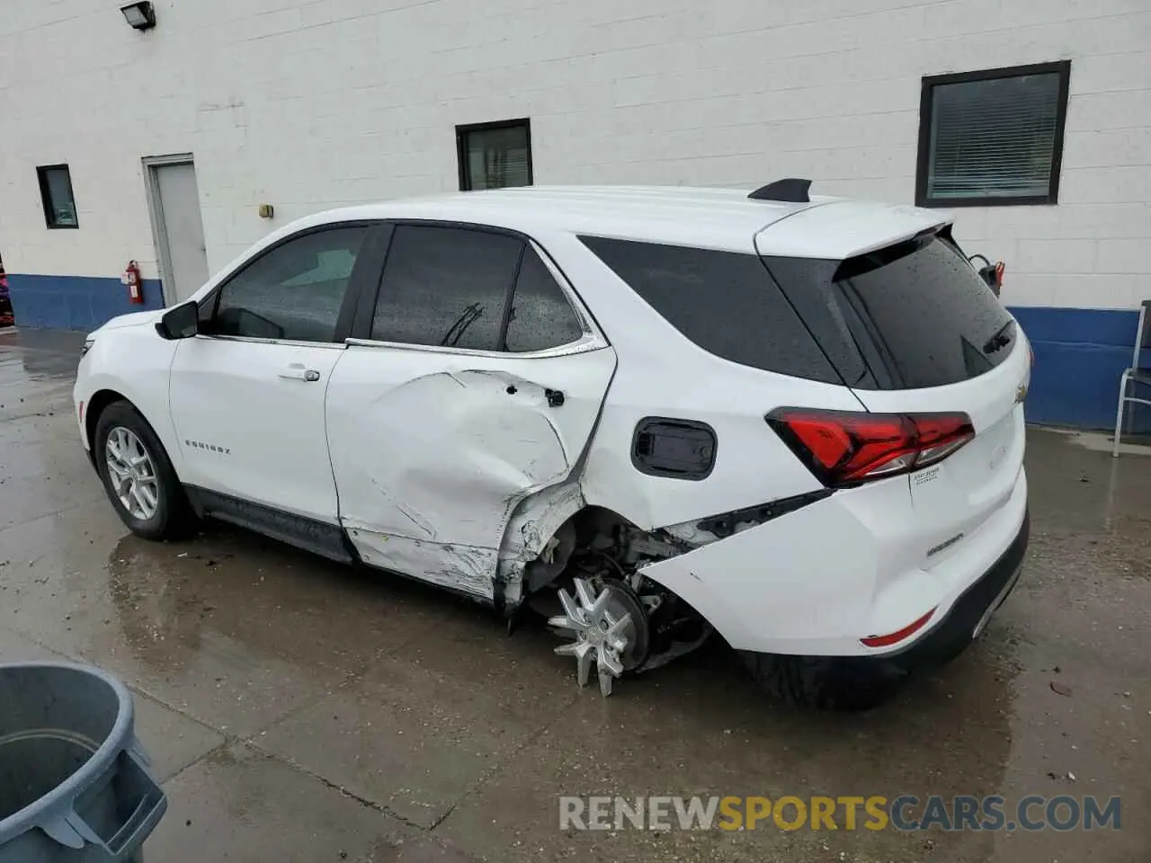 2 Photograph of a damaged car 3GNAXUEV5NS205638 CHEVROLET EQUINOX 2022