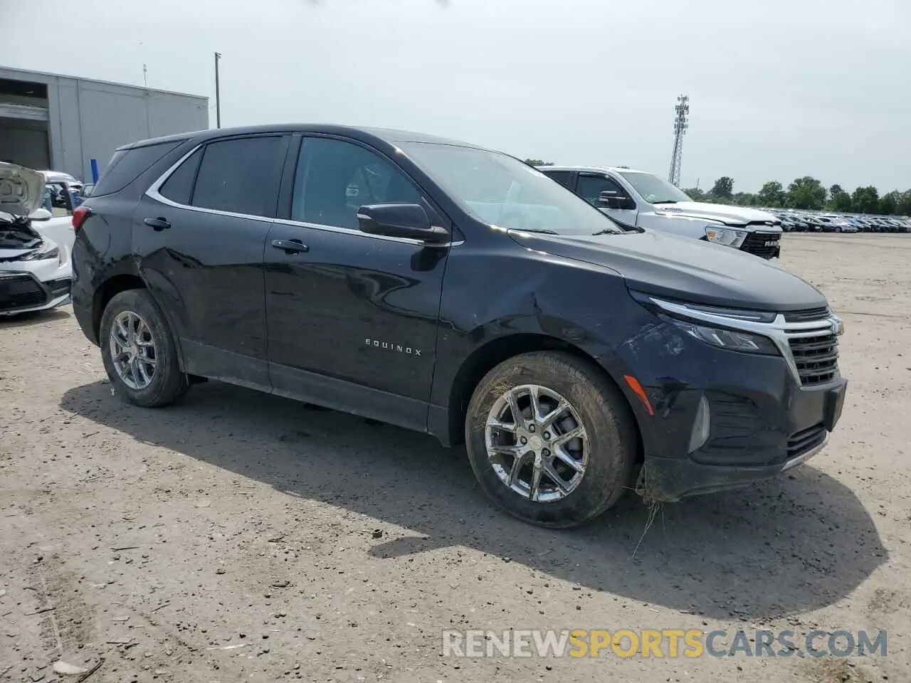 4 Photograph of a damaged car 3GNAXUEV6NL113481 CHEVROLET EQUINOX 2022