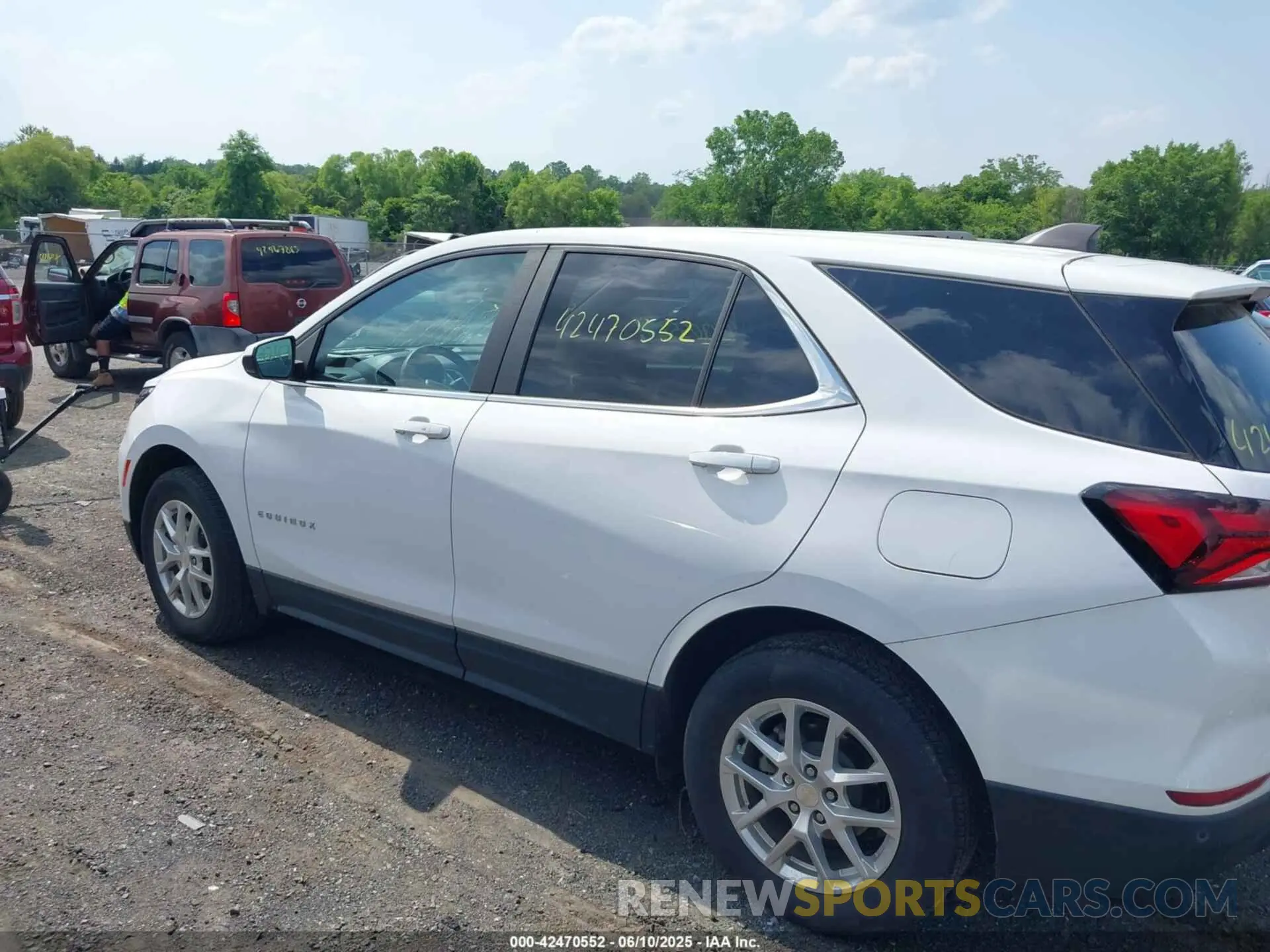 14 Photograph of a damaged car 3GNAXUEV6NL170778 CHEVROLET EQUINOX 2022