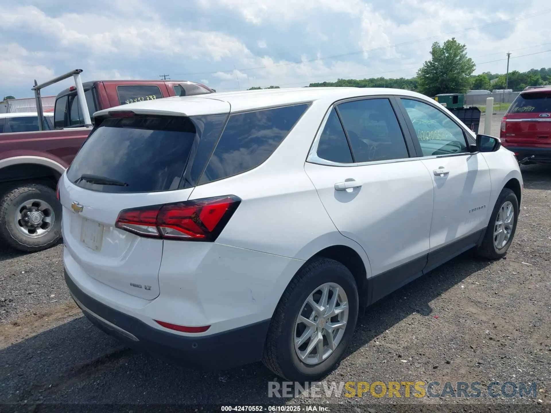 4 Photograph of a damaged car 3GNAXUEV6NL170778 CHEVROLET EQUINOX 2022