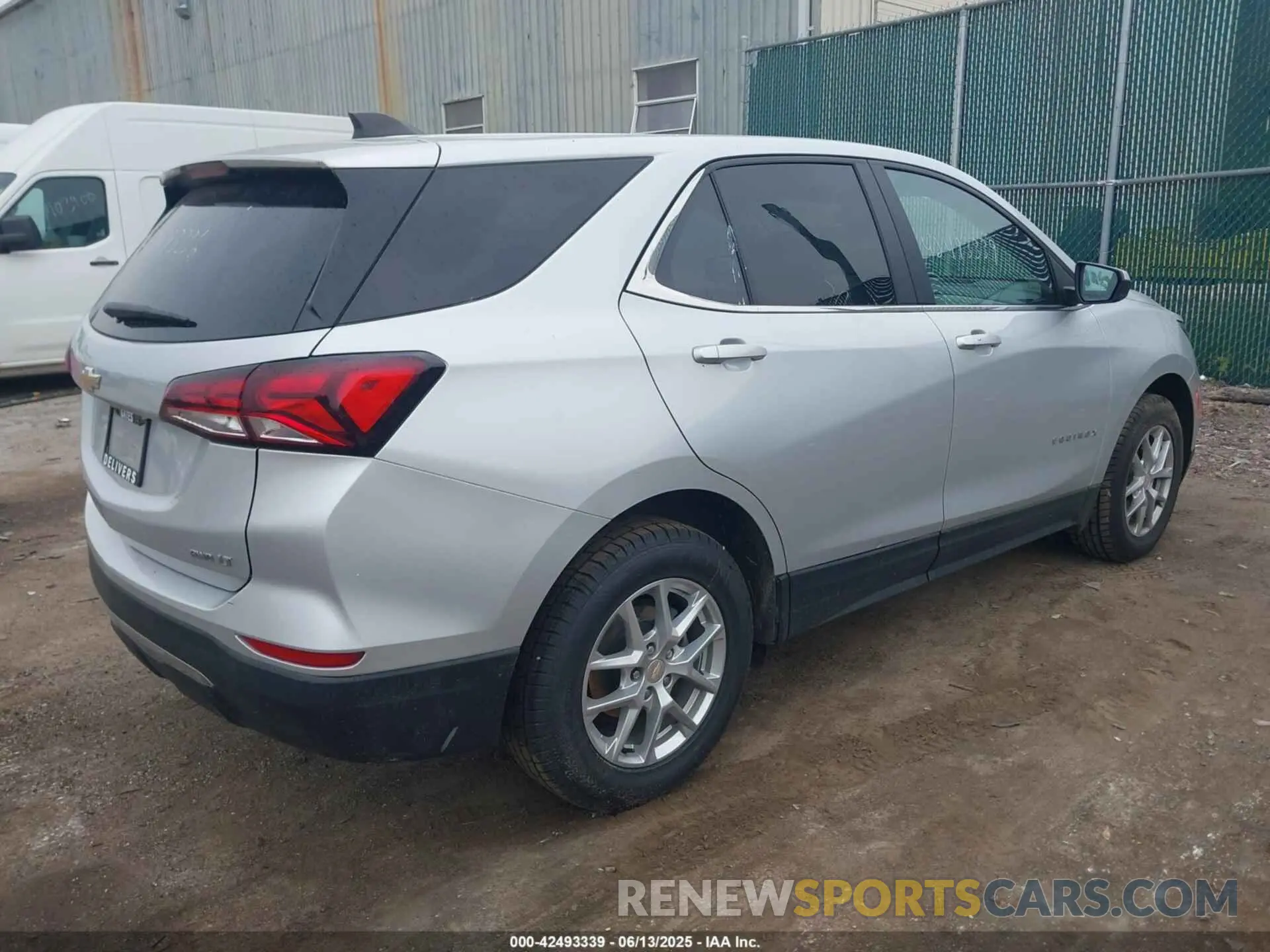 4 Photograph of a damaged car 3GNAXUEV6NL191212 CHEVROLET EQUINOX 2022