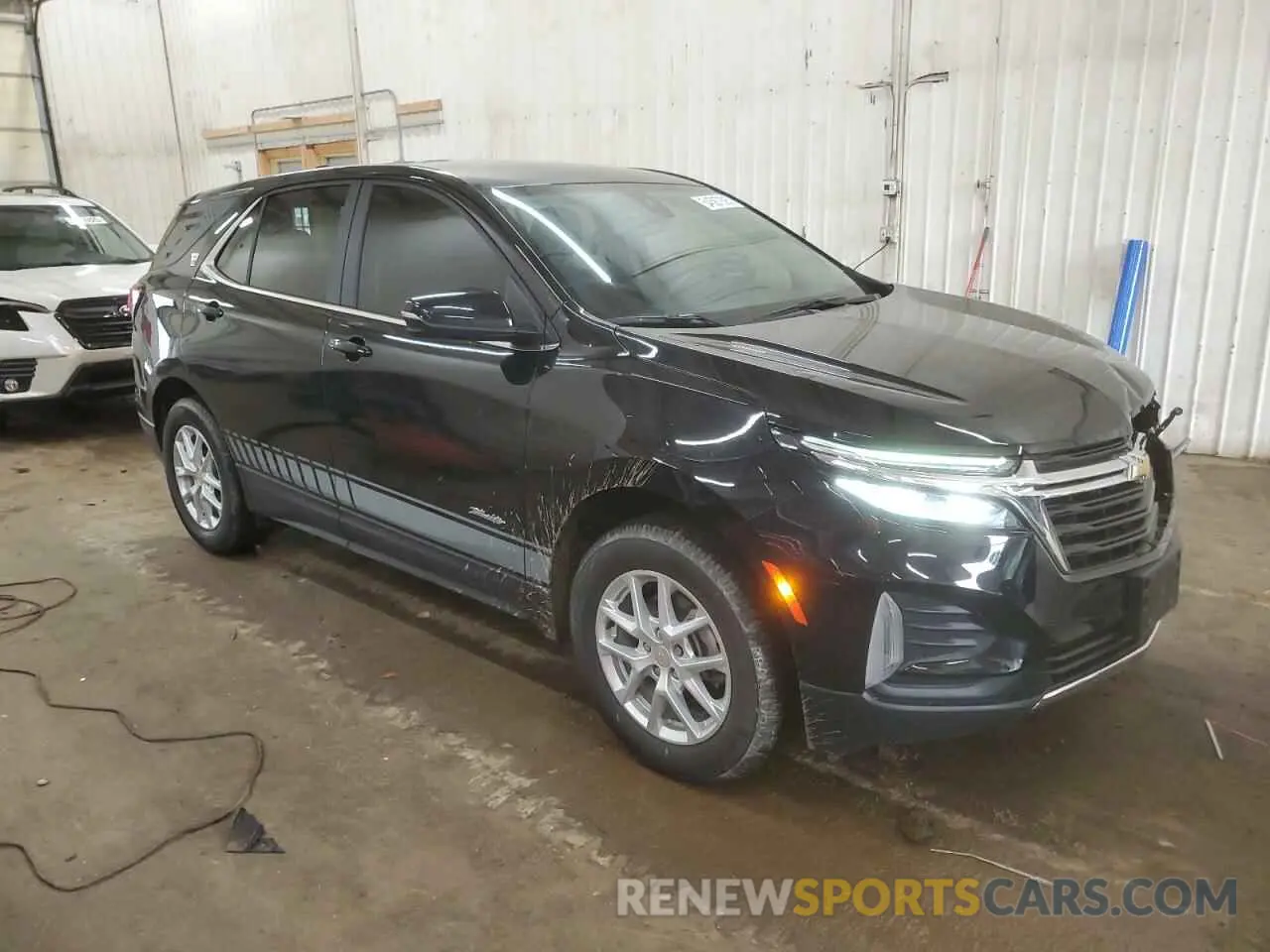 4 Photograph of a damaged car 3GNAXUEV6NL249562 CHEVROLET EQUINOX 2022