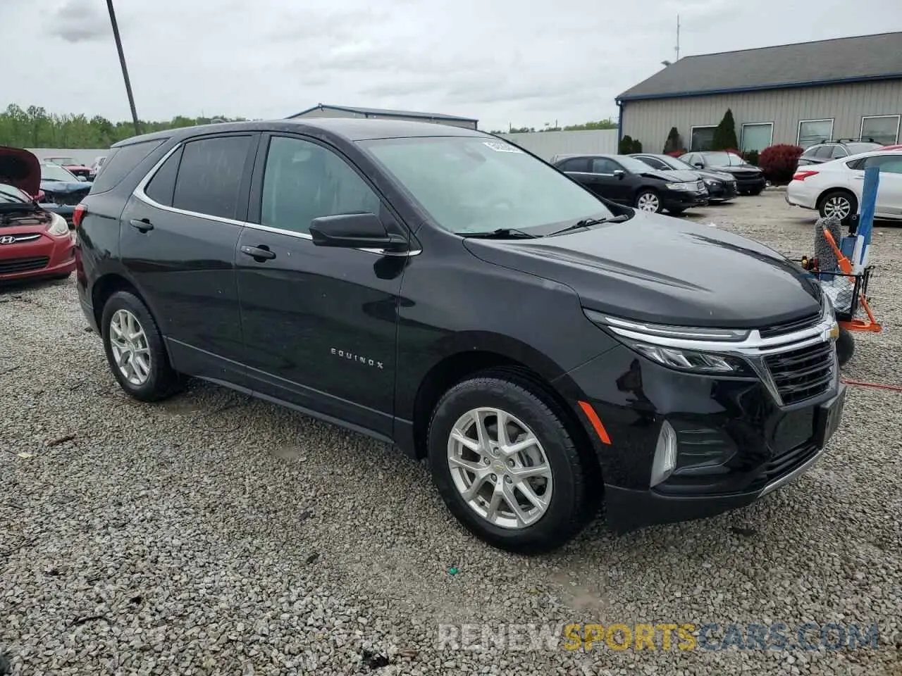 4 Photograph of a damaged car 3GNAXUEV7NL115479 CHEVROLET EQUINOX 2022