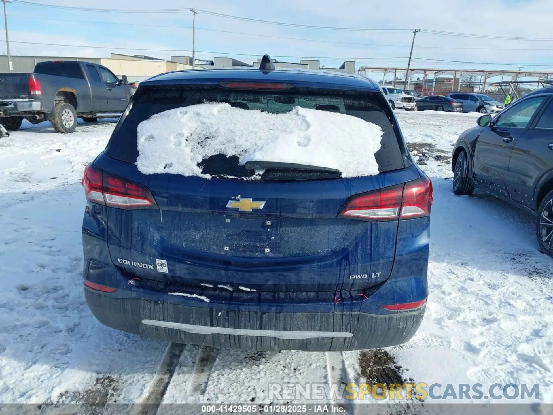 17 Photograph of a damaged car 3GNAXUEV7NL120407 CHEVROLET EQUINOX 2022