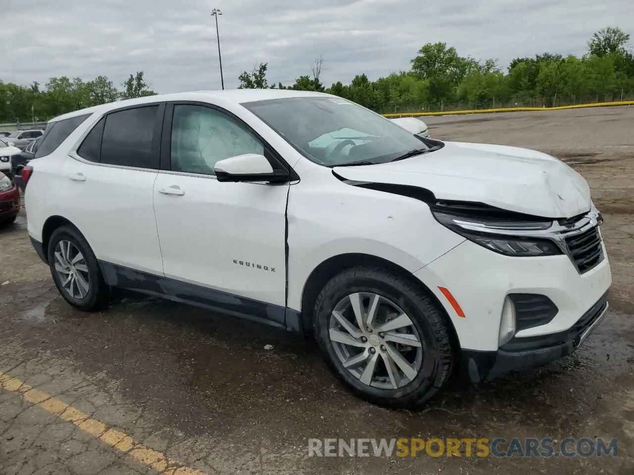 4 Photograph of a damaged car 3GNAXUEV7NL153570 CHEVROLET EQUINOX 2022