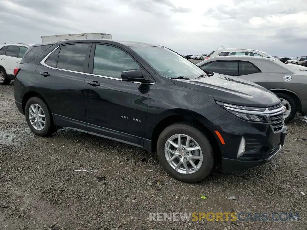 4 Photograph of a damaged car 3GNAXUEV8NL139953 CHEVROLET EQUINOX 2022
