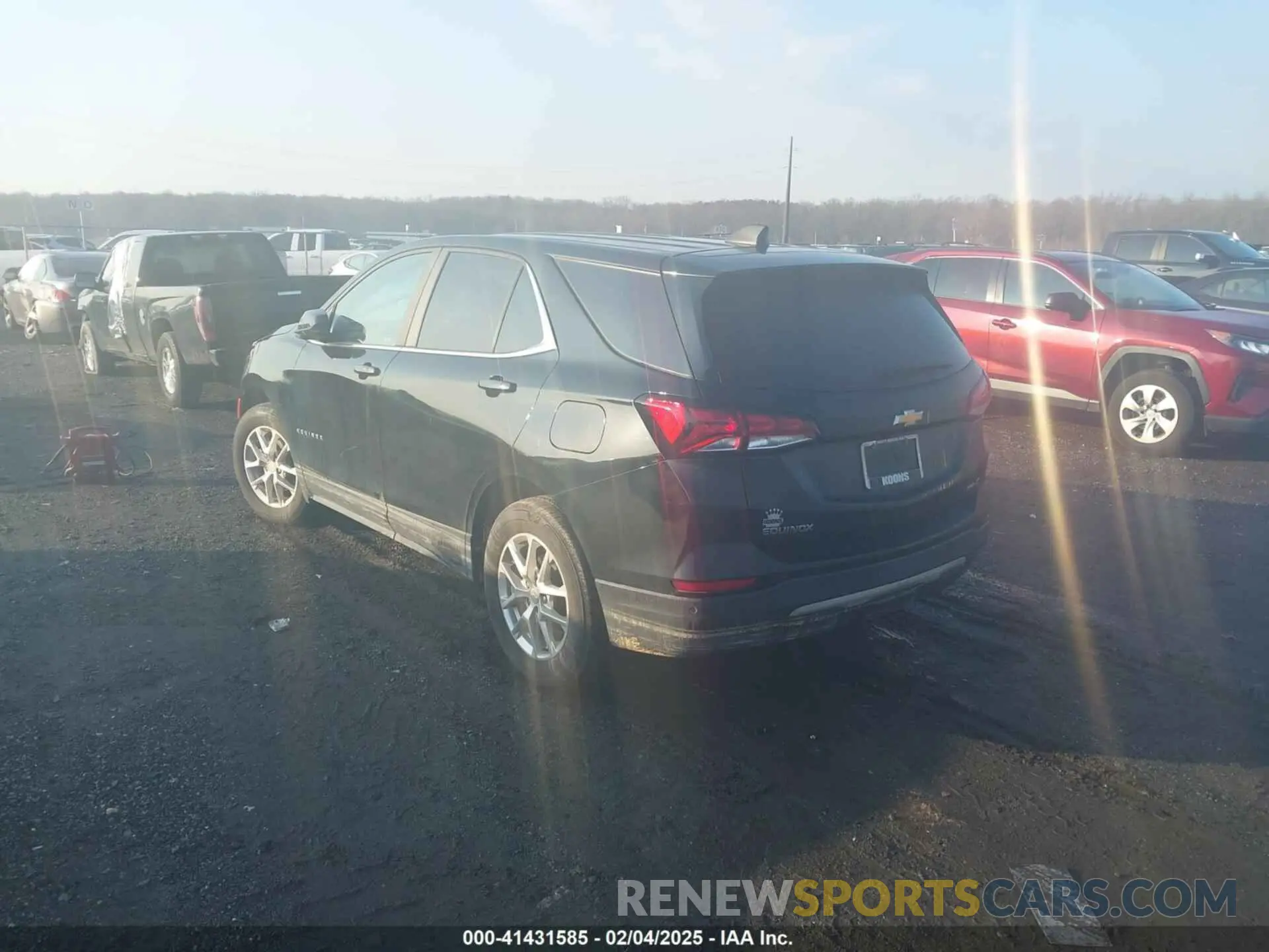 3 Photograph of a damaged car 3GNAXUEV8NL221293 CHEVROLET EQUINOX 2022