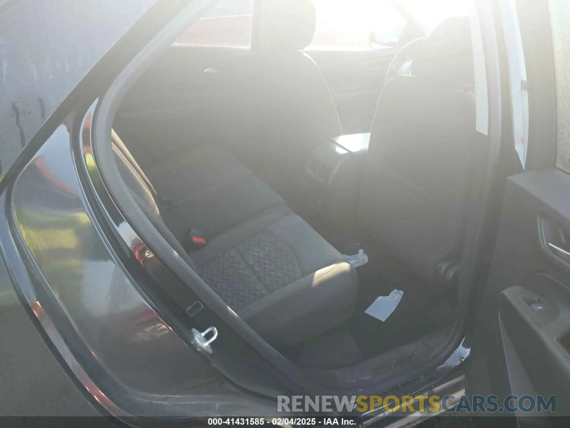8 Photograph of a damaged car 3GNAXUEV8NL221293 CHEVROLET EQUINOX 2022
