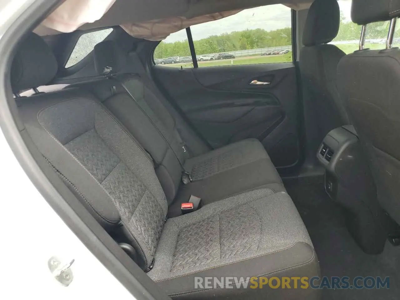 11 Photograph of a damaged car 3GNAXUEV8NL229264 CHEVROLET EQUINOX 2022