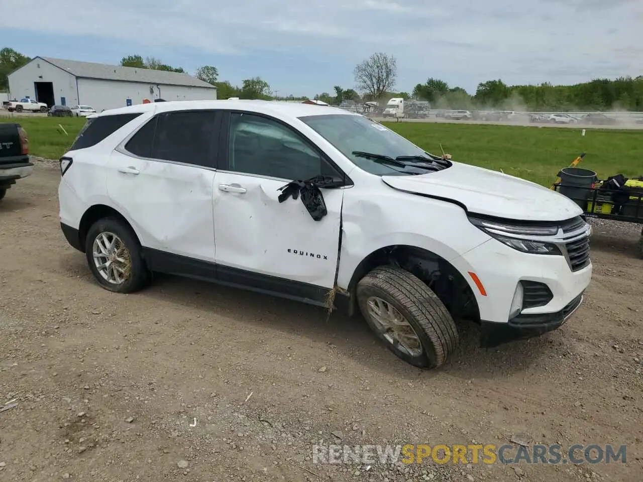 4 Photograph of a damaged car 3GNAXUEV8NL229264 CHEVROLET EQUINOX 2022