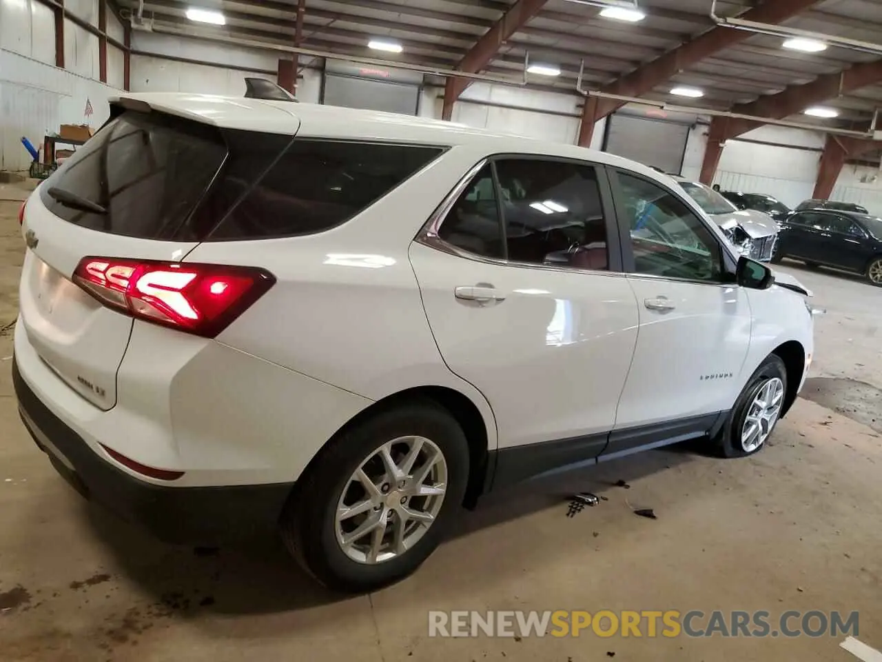 3 Photograph of a damaged car 3GNAXUEV8NL235100 CHEVROLET EQUINOX 2022