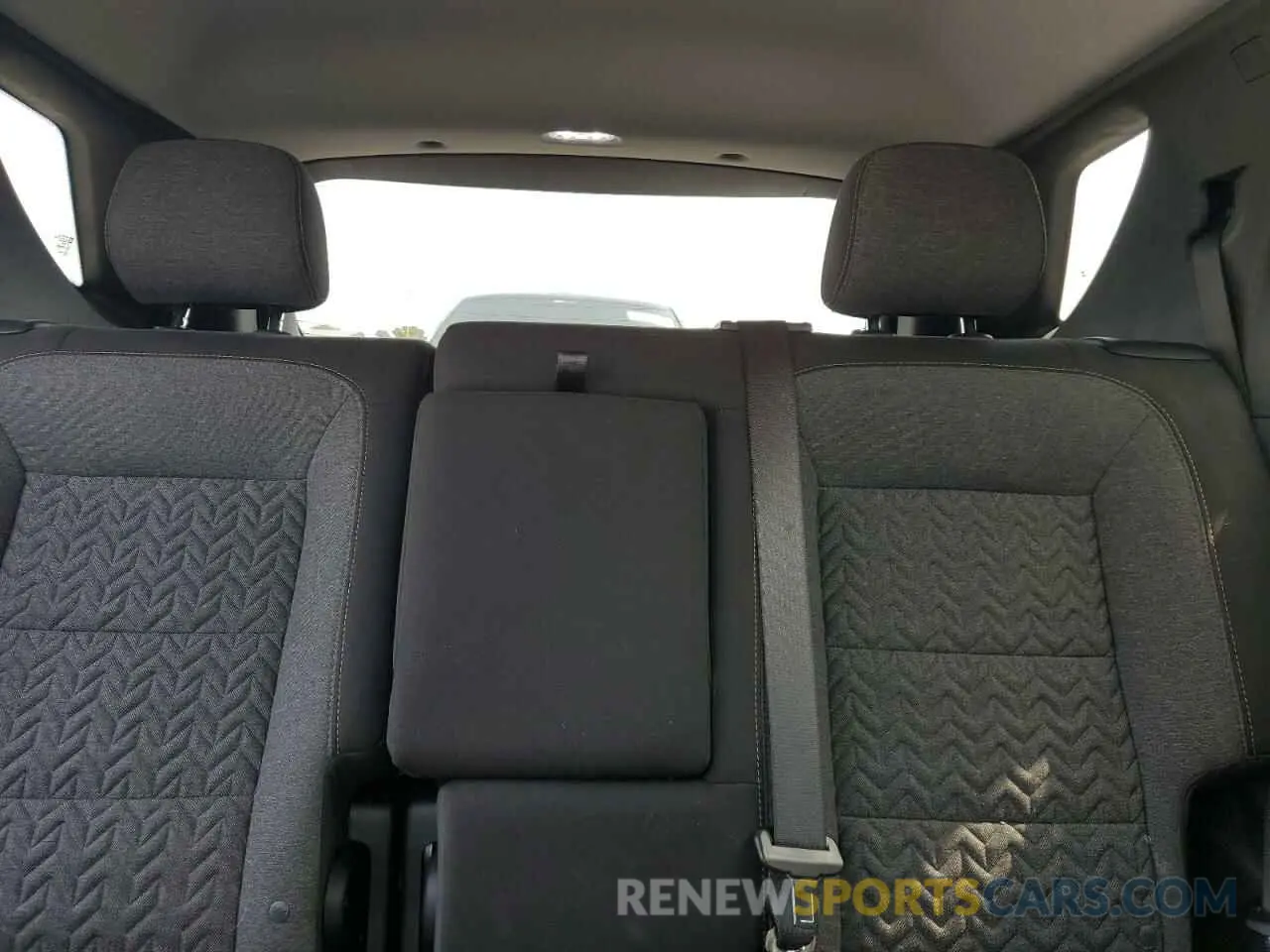 10 Photograph of a damaged car 3GNAXUEV8NL253838 CHEVROLET EQUINOX 2022
