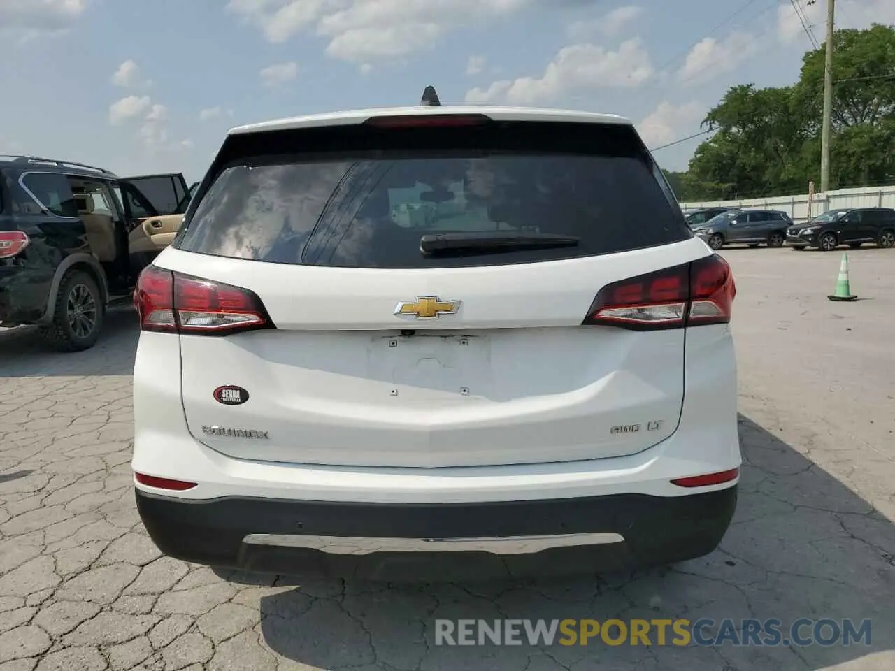 6 Photograph of a damaged car 3GNAXUEV8NL253838 CHEVROLET EQUINOX 2022
