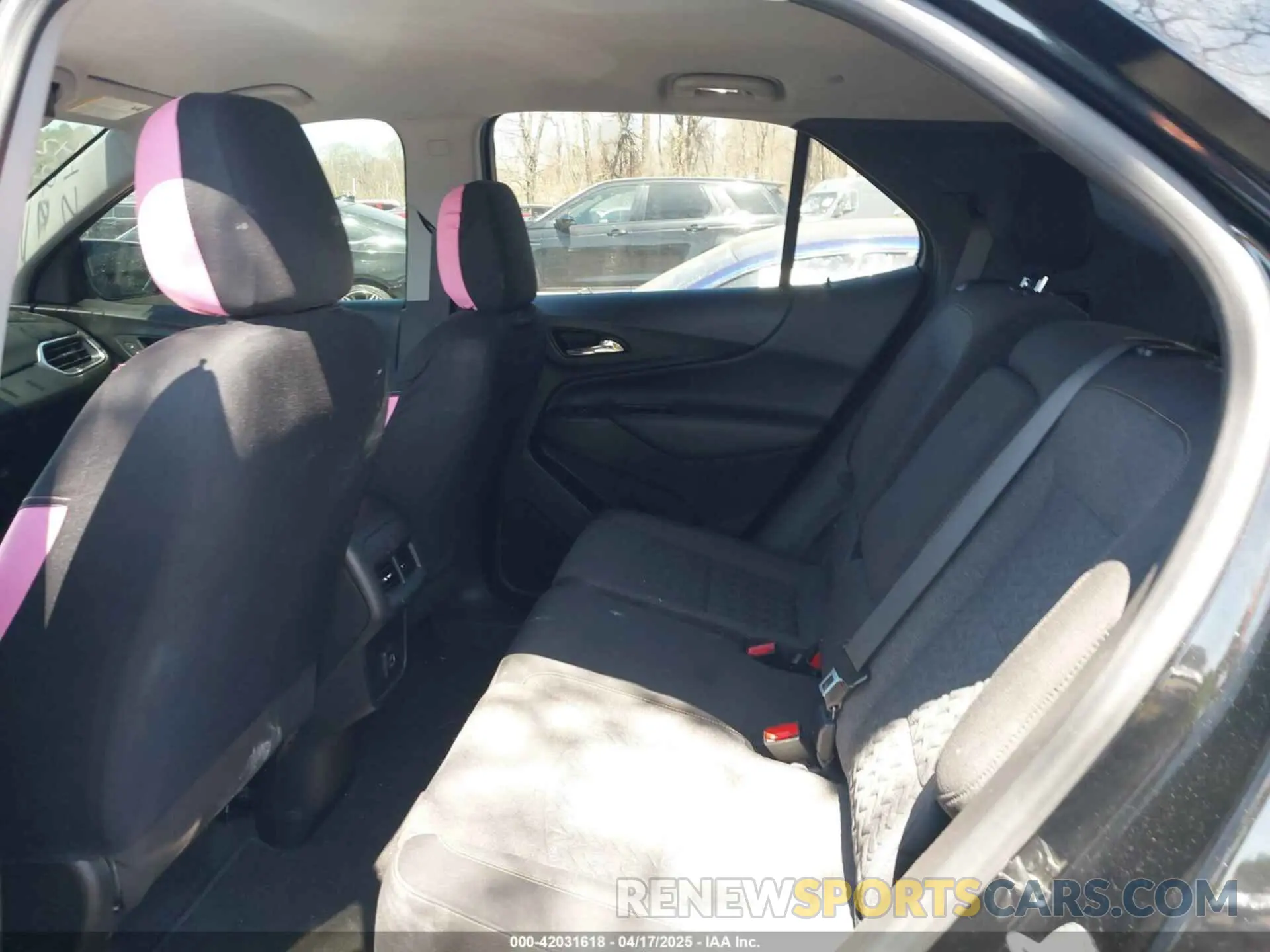 8 Photograph of a damaged car 3GNAXUEV9NL176753 CHEVROLET EQUINOX 2022