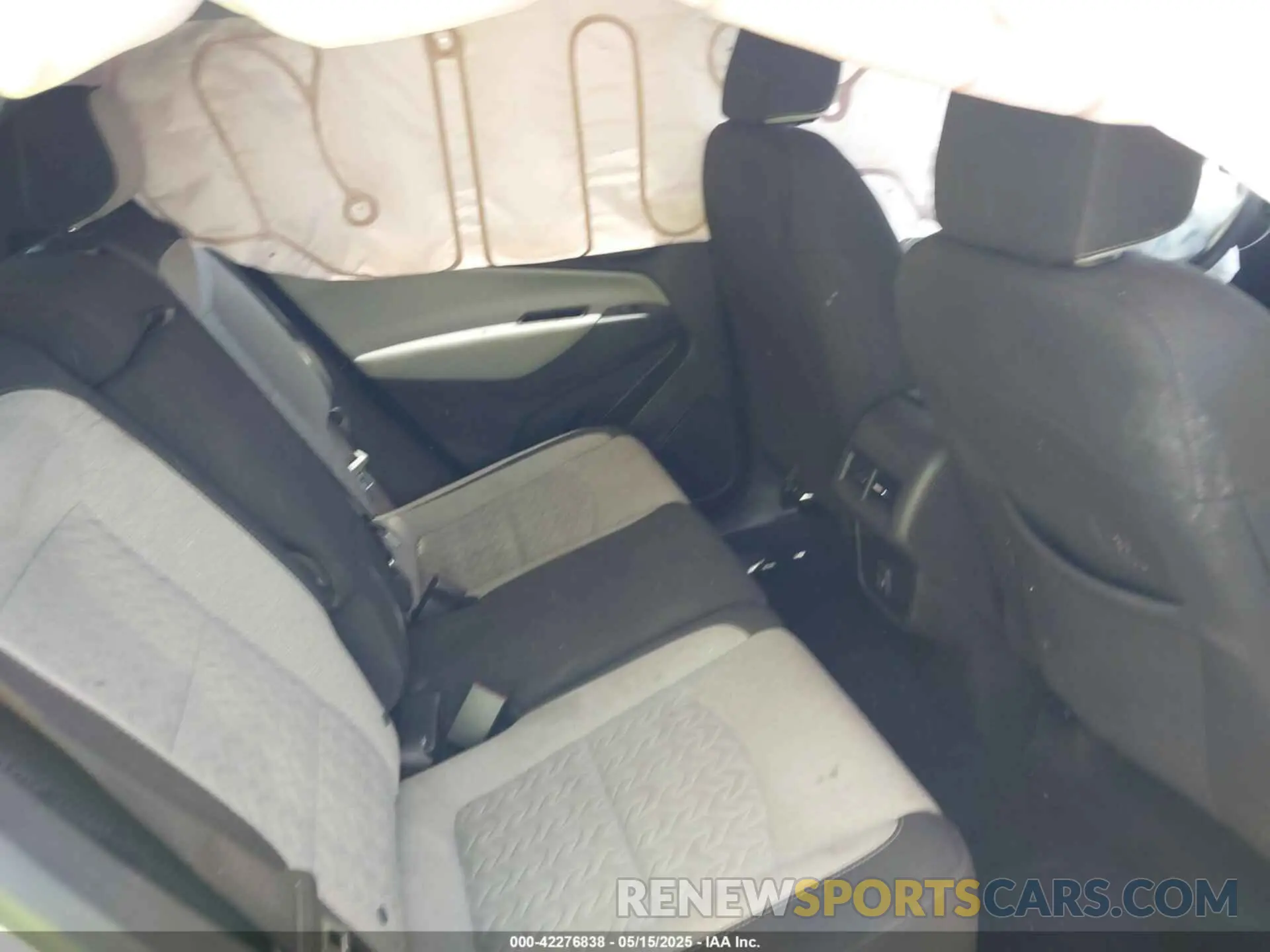 8 Photograph of a damaged car 3GNAXUEV9NL190703 CHEVROLET EQUINOX 2022
