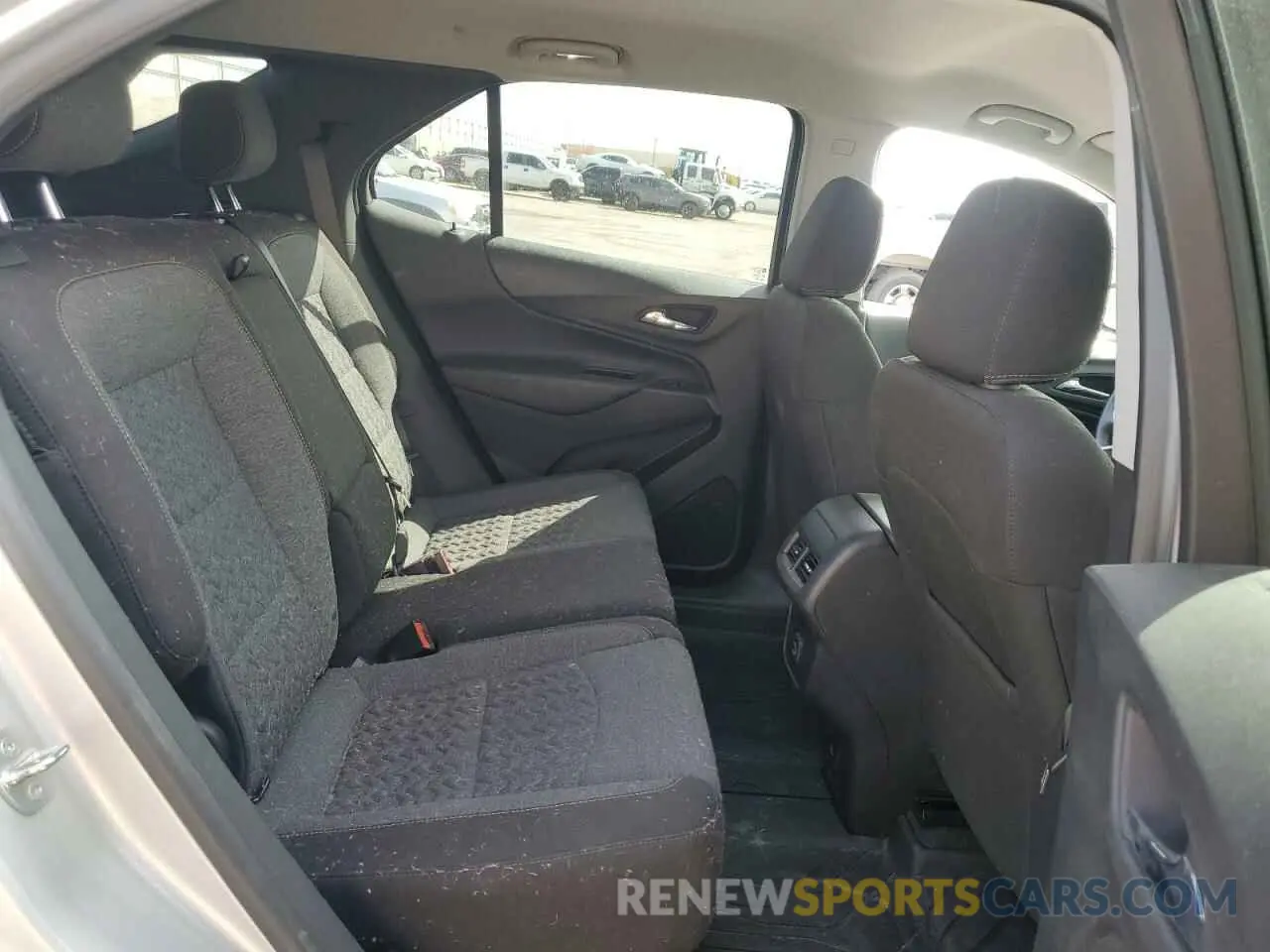 11 Photograph of a damaged car 3GNAXUEV9NL221805 CHEVROLET EQUINOX 2022