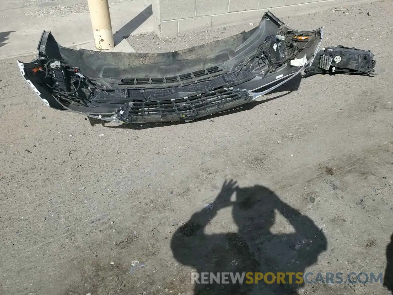 13 Photograph of a damaged car 3GNAXUEV9NL221805 CHEVROLET EQUINOX 2022