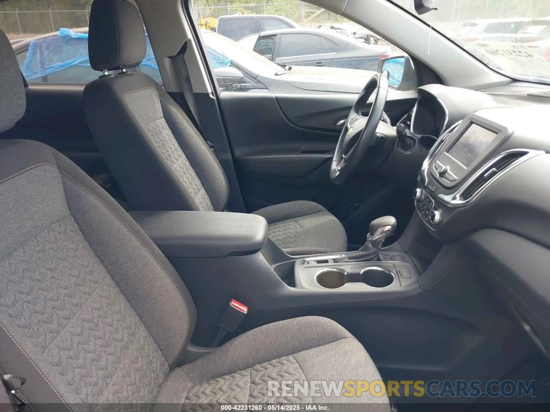 5 Photograph of a damaged car 3GNAXUEV9NL228902 CHEVROLET EQUINOX 2022