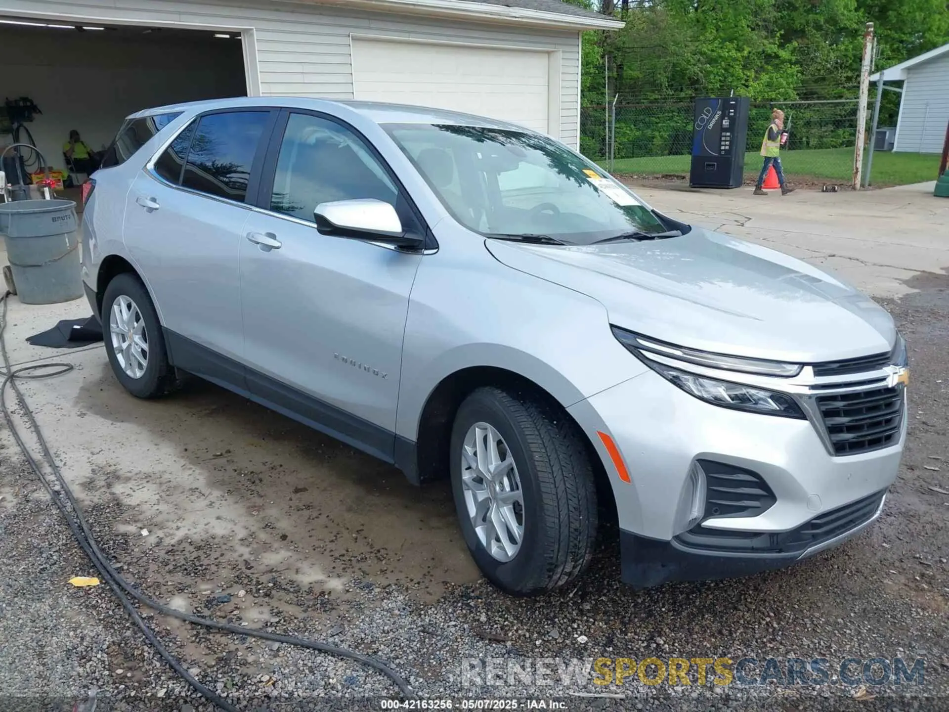 1 Photograph of a damaged car 3GNAXUEV9NL250639 CHEVROLET EQUINOX 2022