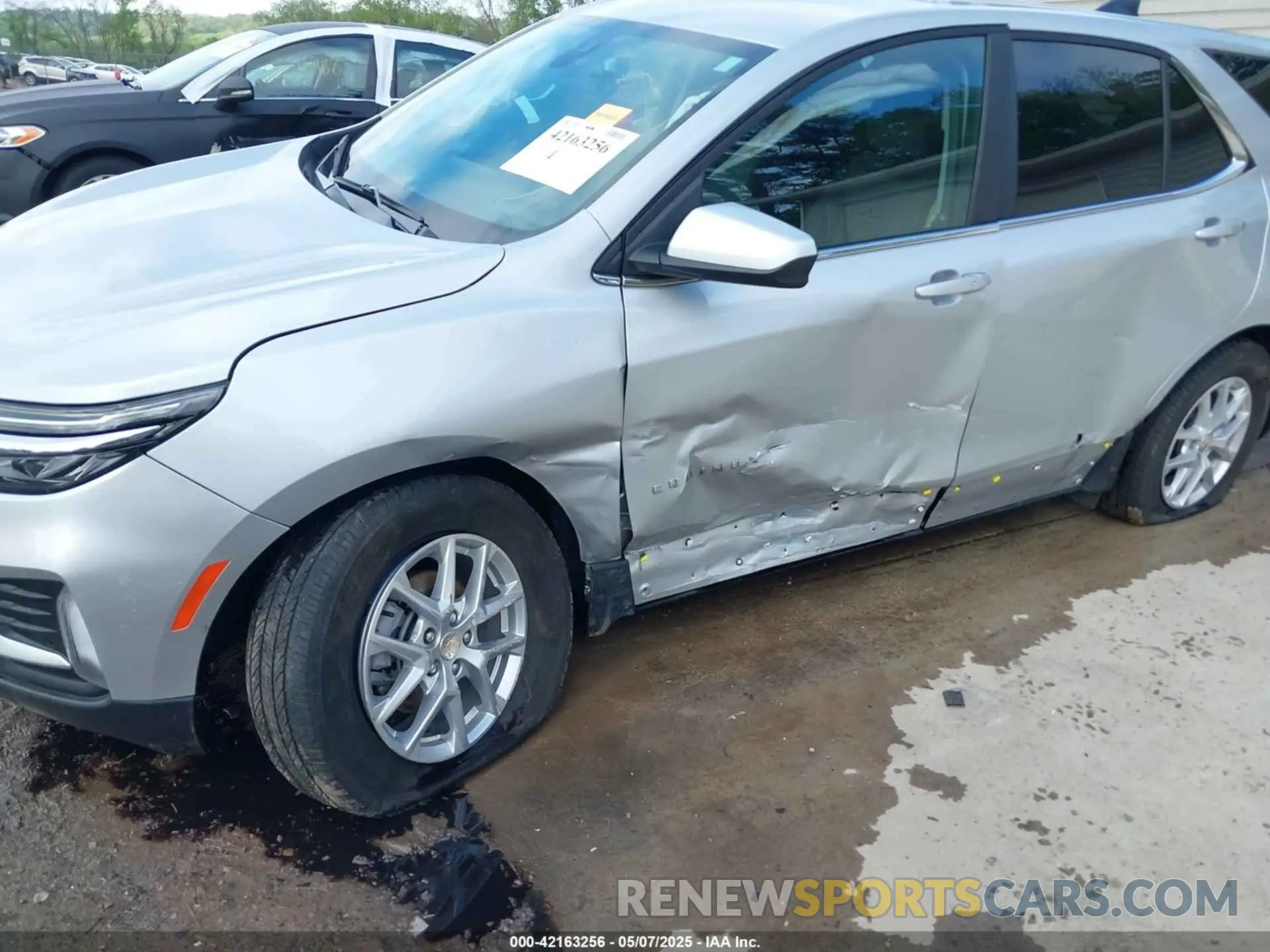 18 Photograph of a damaged car 3GNAXUEV9NL250639 CHEVROLET EQUINOX 2022