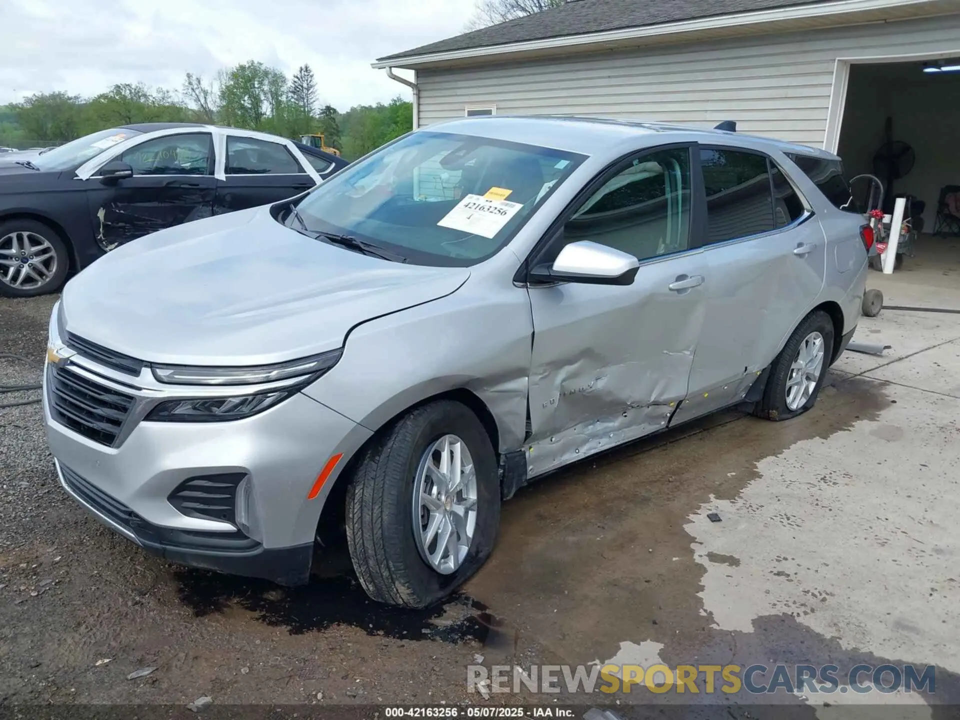 2 Photograph of a damaged car 3GNAXUEV9NL250639 CHEVROLET EQUINOX 2022