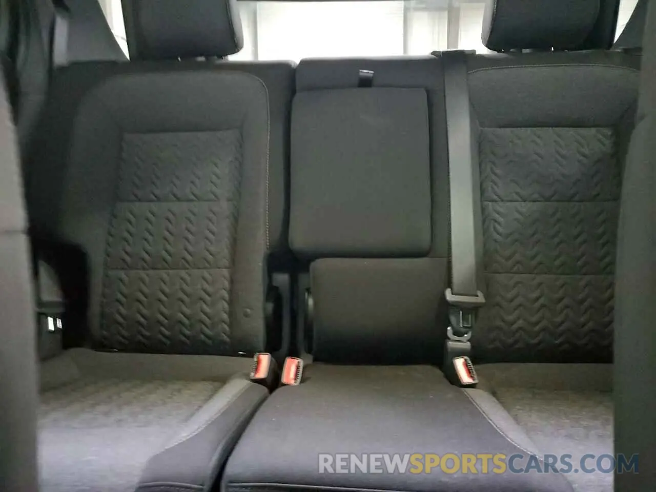 10 Photograph of a damaged car 3GNAXUEV9NL273998 CHEVROLET EQUINOX 2022