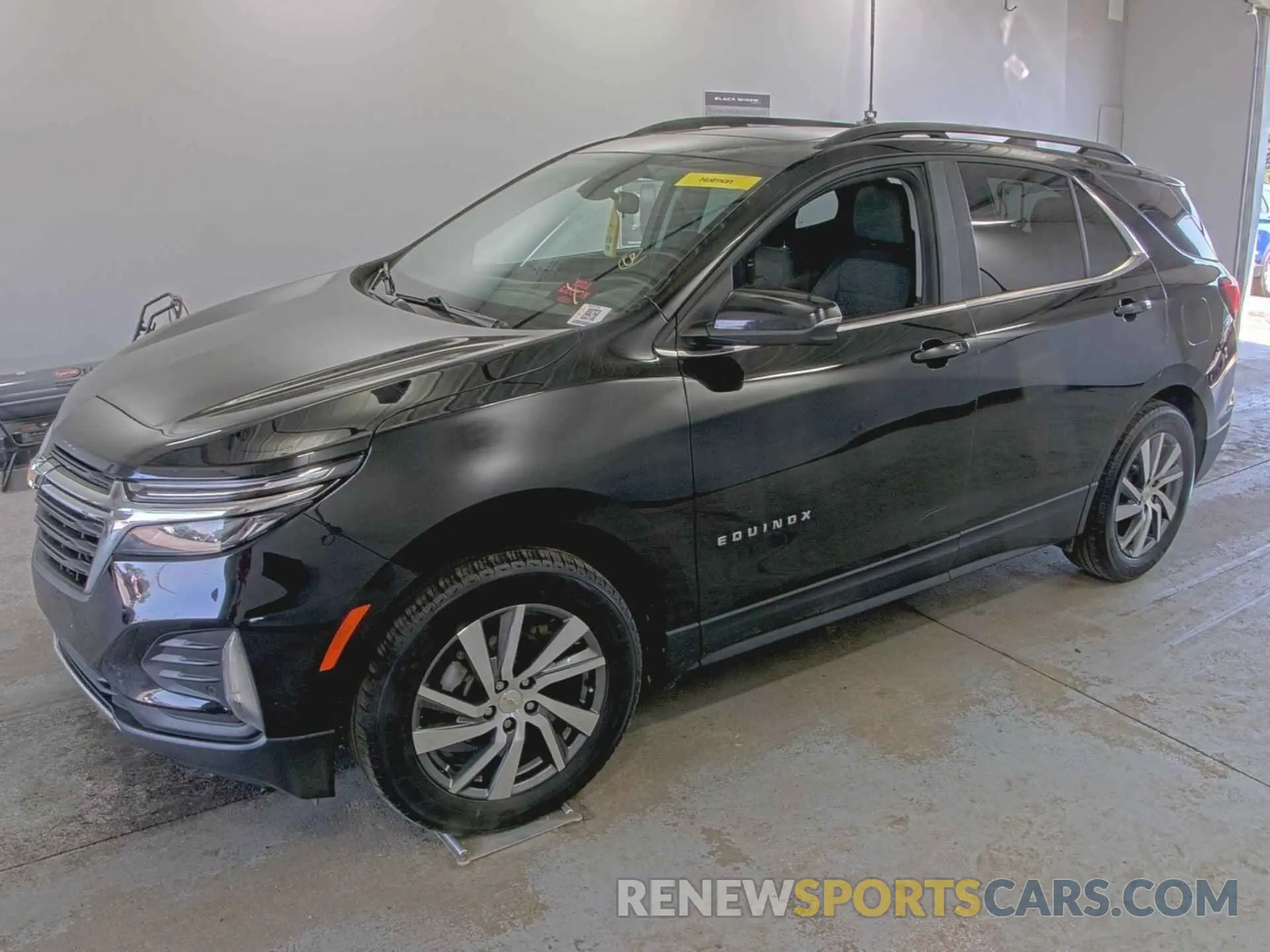 4 Photograph of a damaged car 3GNAXUEV9NL307924 CHEVROLET EQUINOX 2022