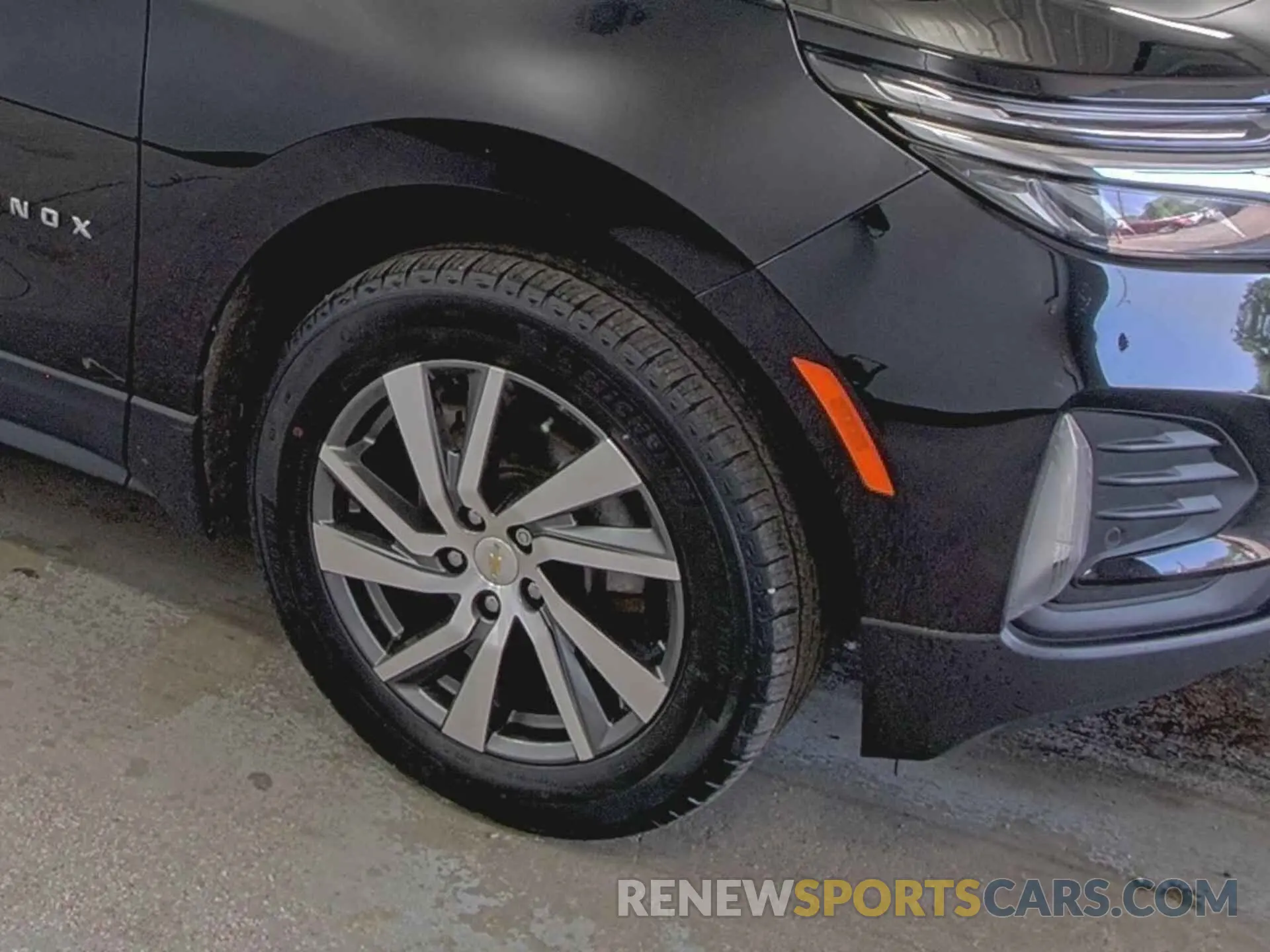 5 Photograph of a damaged car 3GNAXUEV9NL307924 CHEVROLET EQUINOX 2022