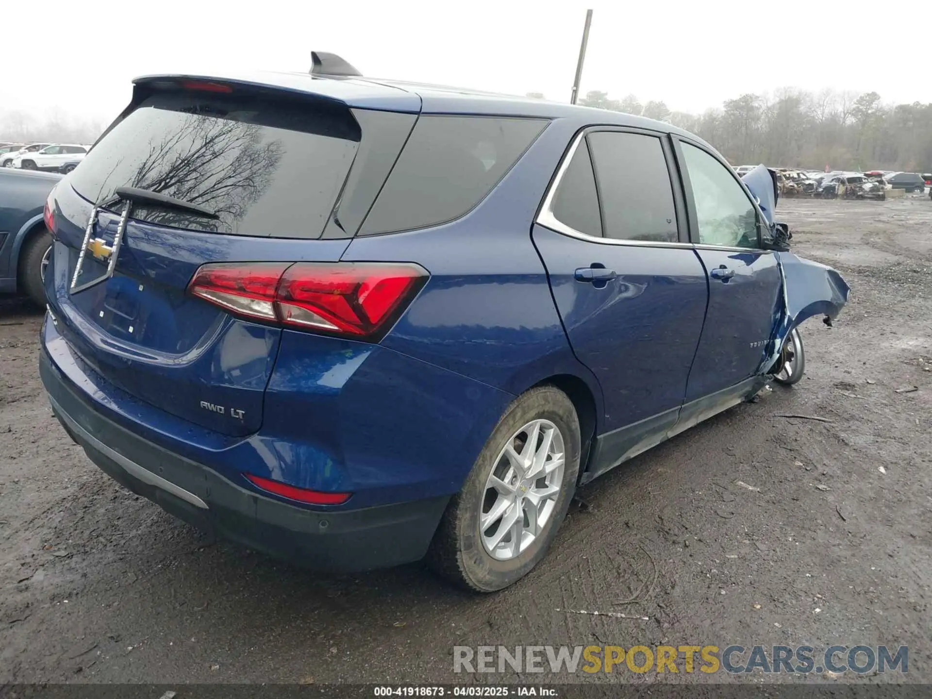 4 Photograph of a damaged car 3GNAXUEVXNL155491 CHEVROLET EQUINOX 2022