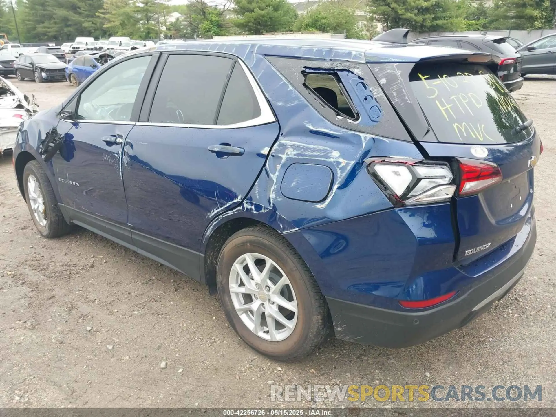 3 Photograph of a damaged car 3GNAXUEVXNL313294 CHEVROLET EQUINOX 2022