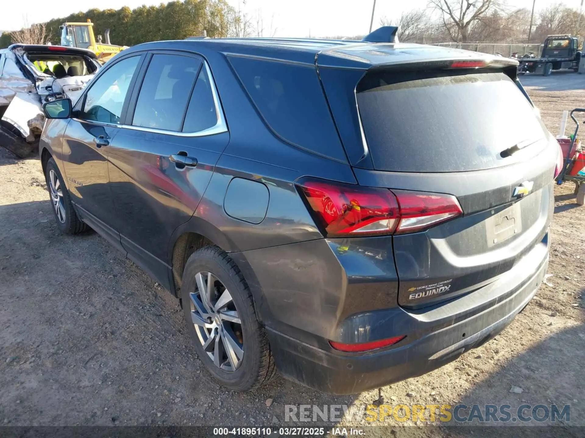 3 Photograph of a damaged car 3GNAXUEVXNS233564 CHEVROLET EQUINOX 2022