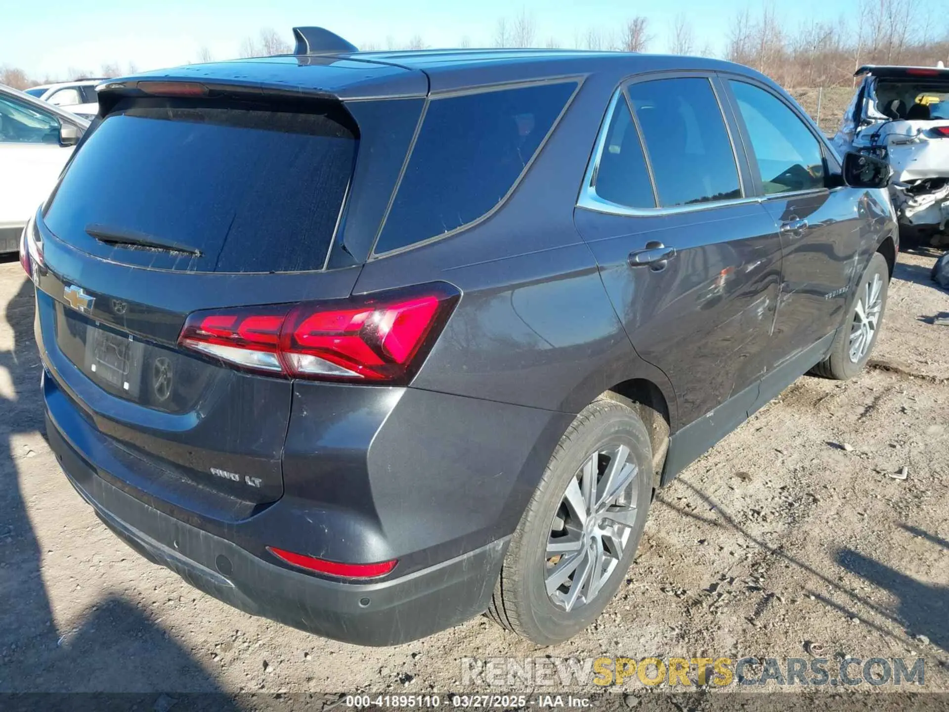 4 Photograph of a damaged car 3GNAXUEVXNS233564 CHEVROLET EQUINOX 2022