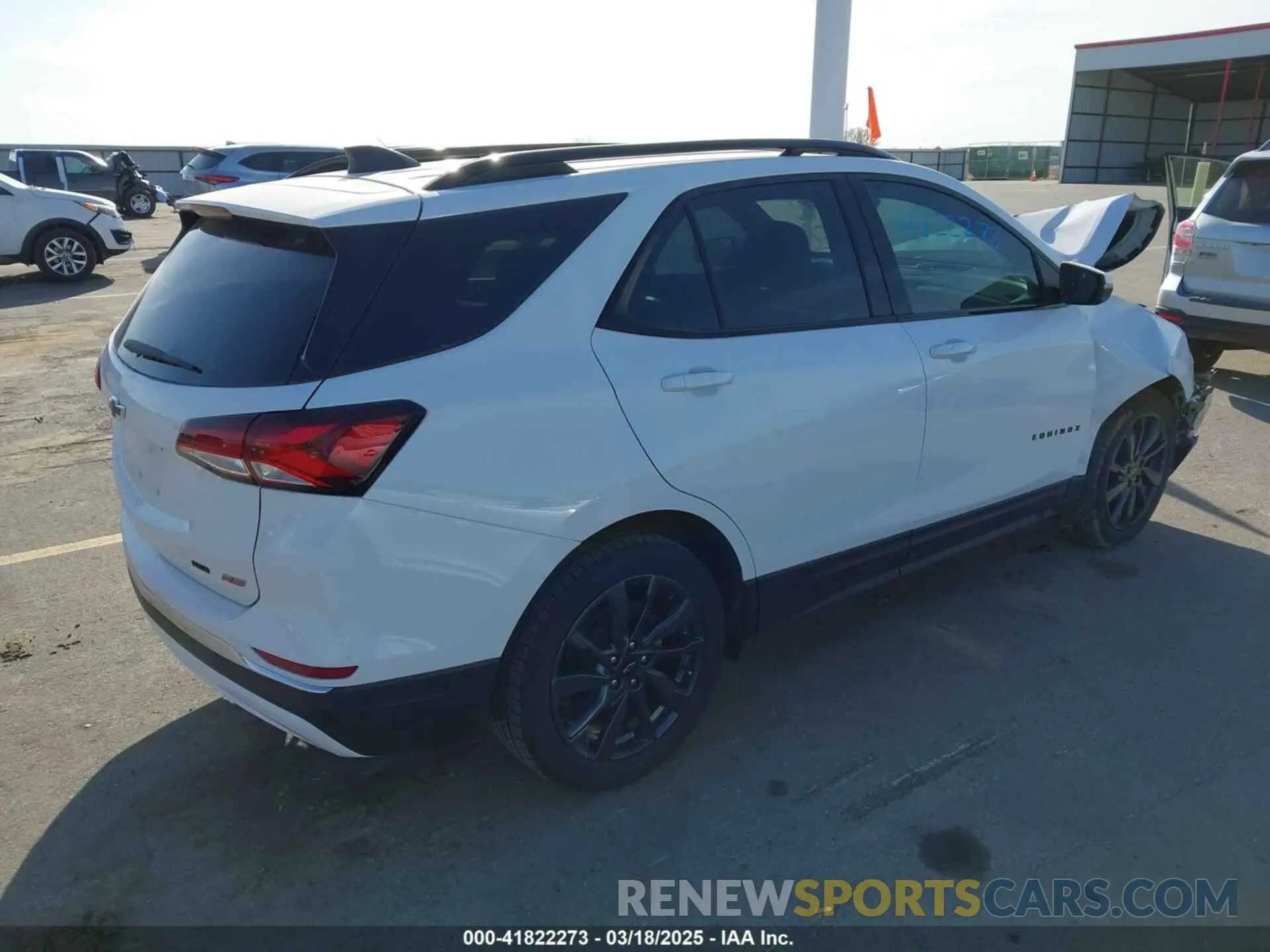 4 Photograph of a damaged car 3GNAXWEV1NS100493 CHEVROLET EQUINOX 2022