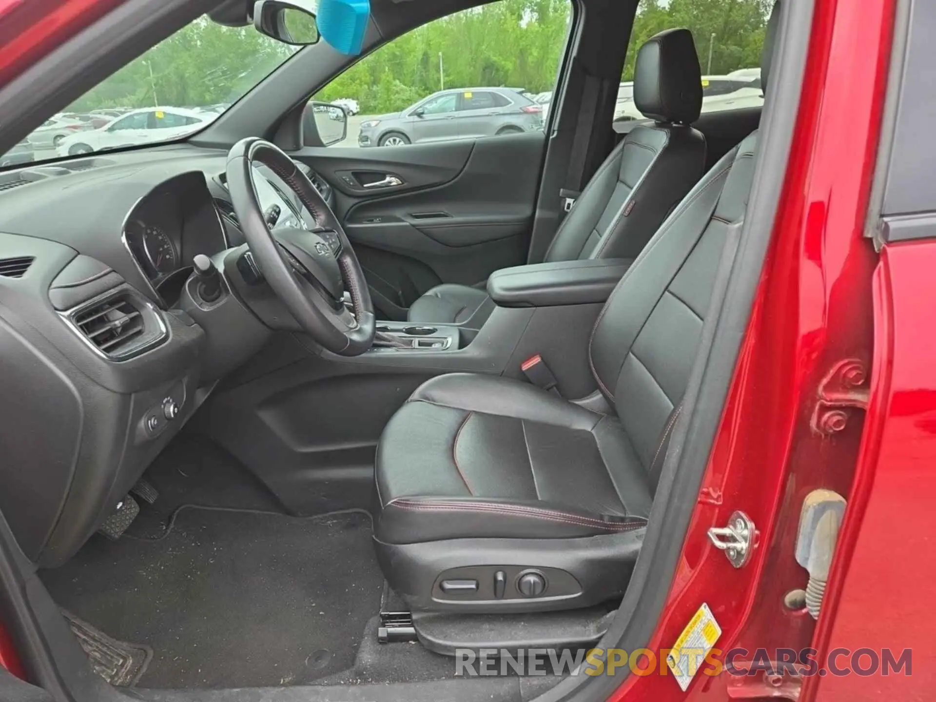 32 Photograph of a damaged car 3GNAXWEV2NS105136 CHEVROLET EQUINOX 2022