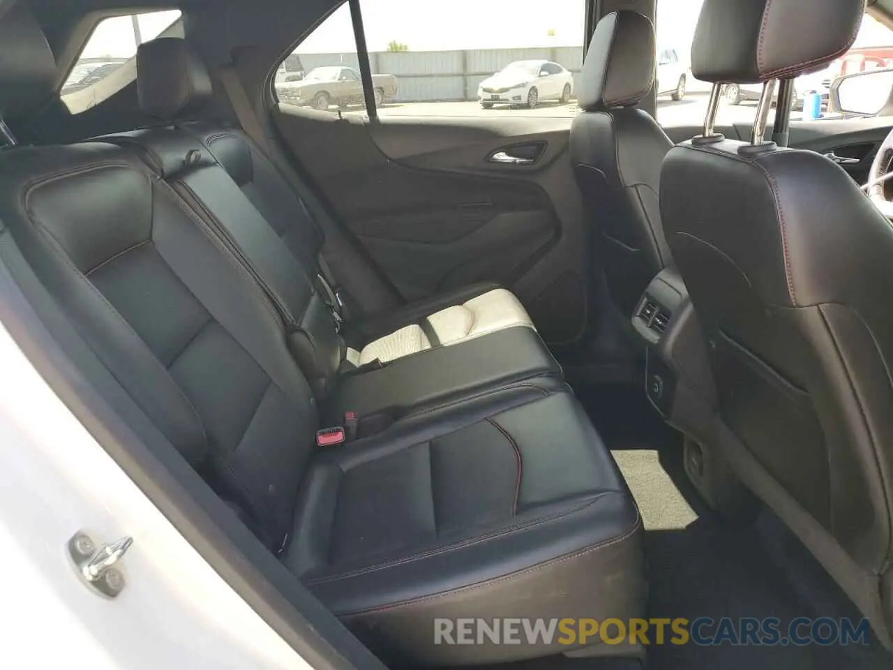 11 Photograph of a damaged car 3GNAXWEV5NS113344 CHEVROLET EQUINOX 2022