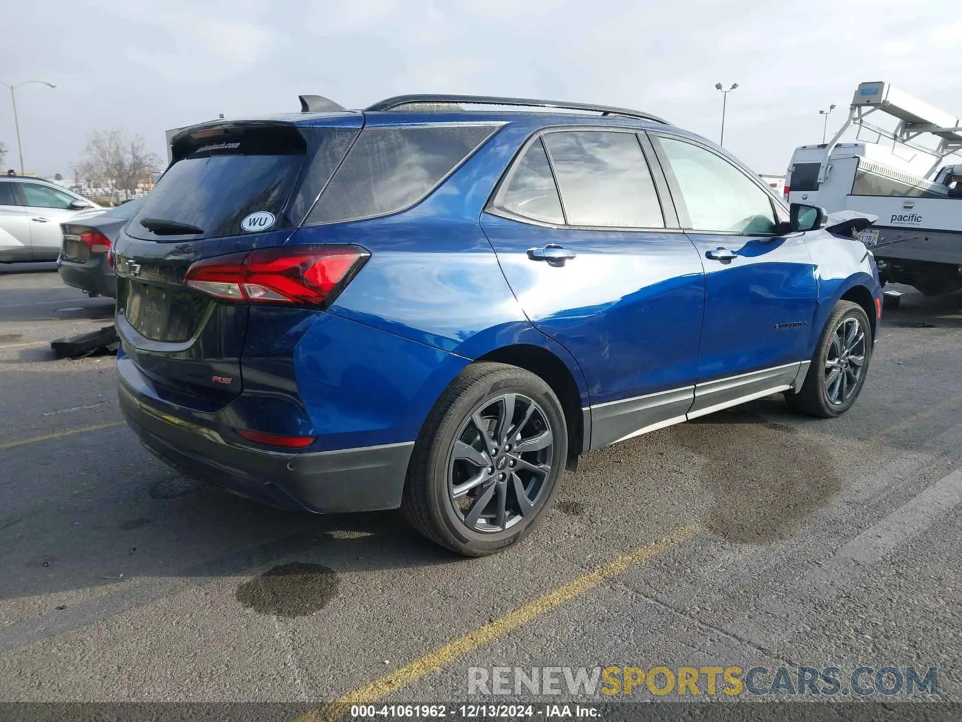 4 Photograph of a damaged car 3GNAXWEV5NS193678 CHEVROLET EQUINOX 2022