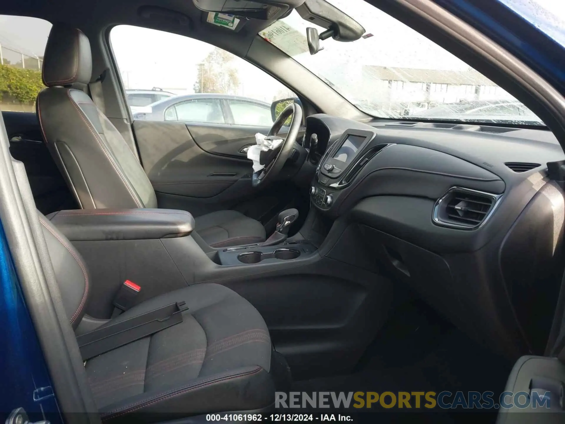 5 Photograph of a damaged car 3GNAXWEV5NS193678 CHEVROLET EQUINOX 2022