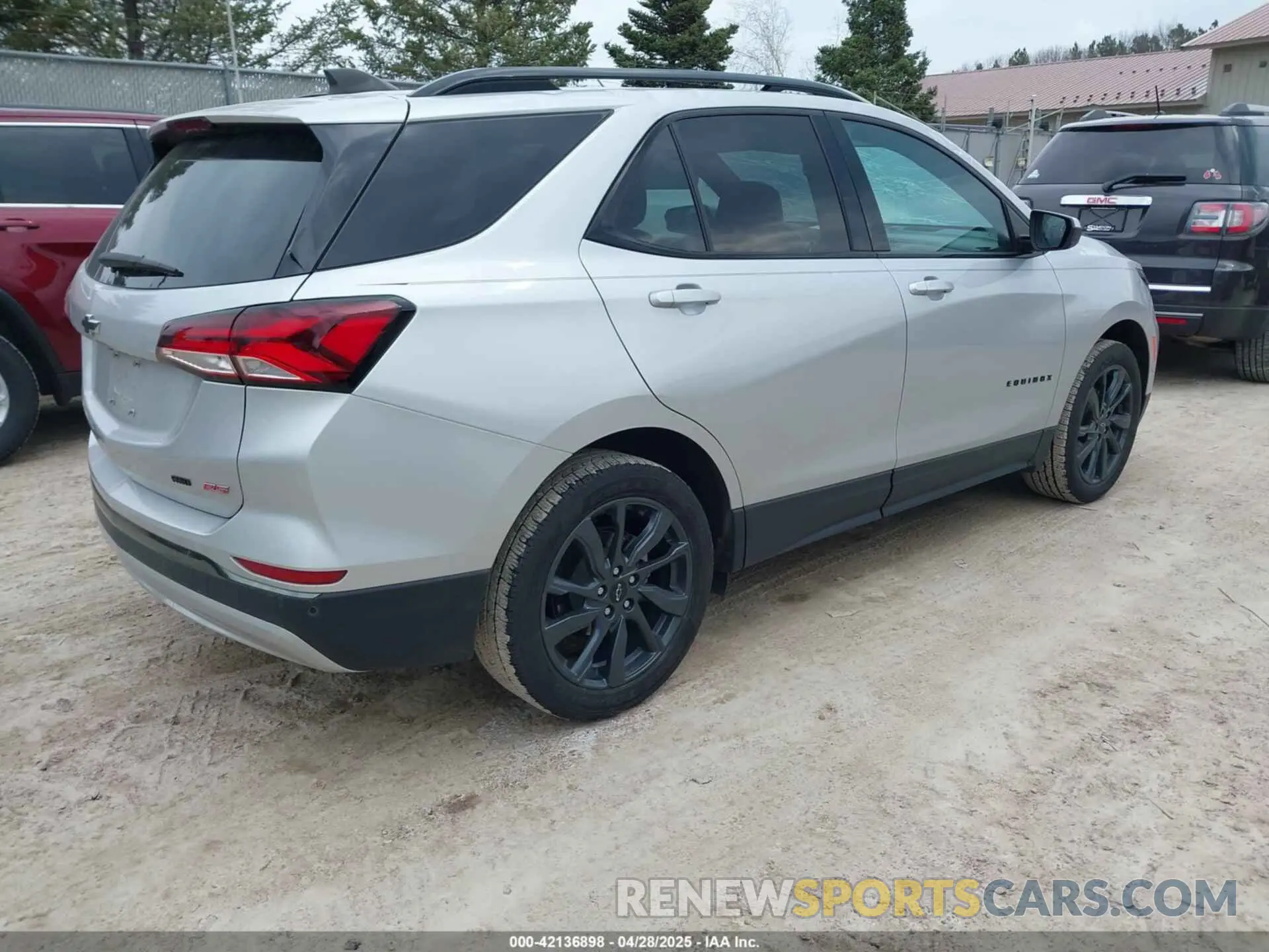 4 Photograph of a damaged car 3GNAXWEV8NS100507 CHEVROLET EQUINOX 2022