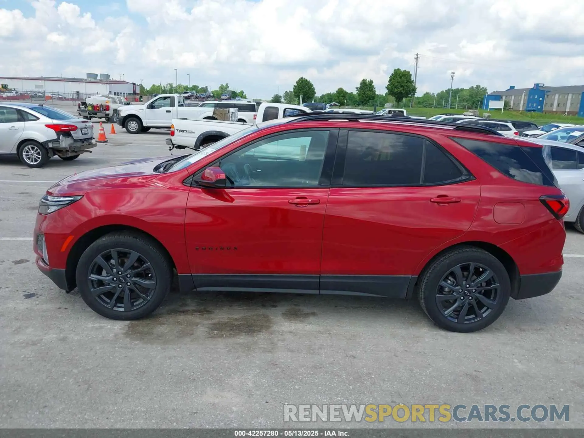 14 Photograph of a damaged car 3GNAXWEV9NS181906 CHEVROLET EQUINOX 2022