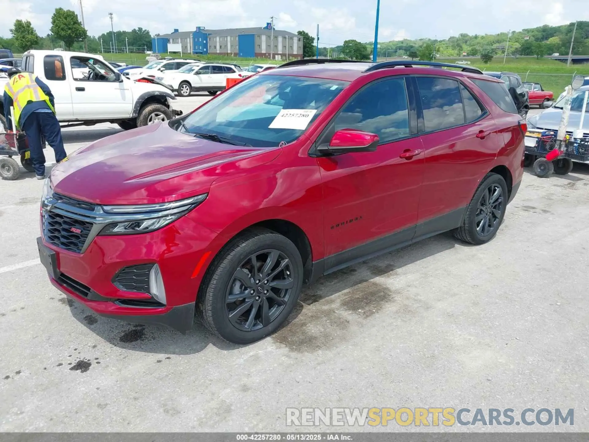 2 Photograph of a damaged car 3GNAXWEV9NS181906 CHEVROLET EQUINOX 2022