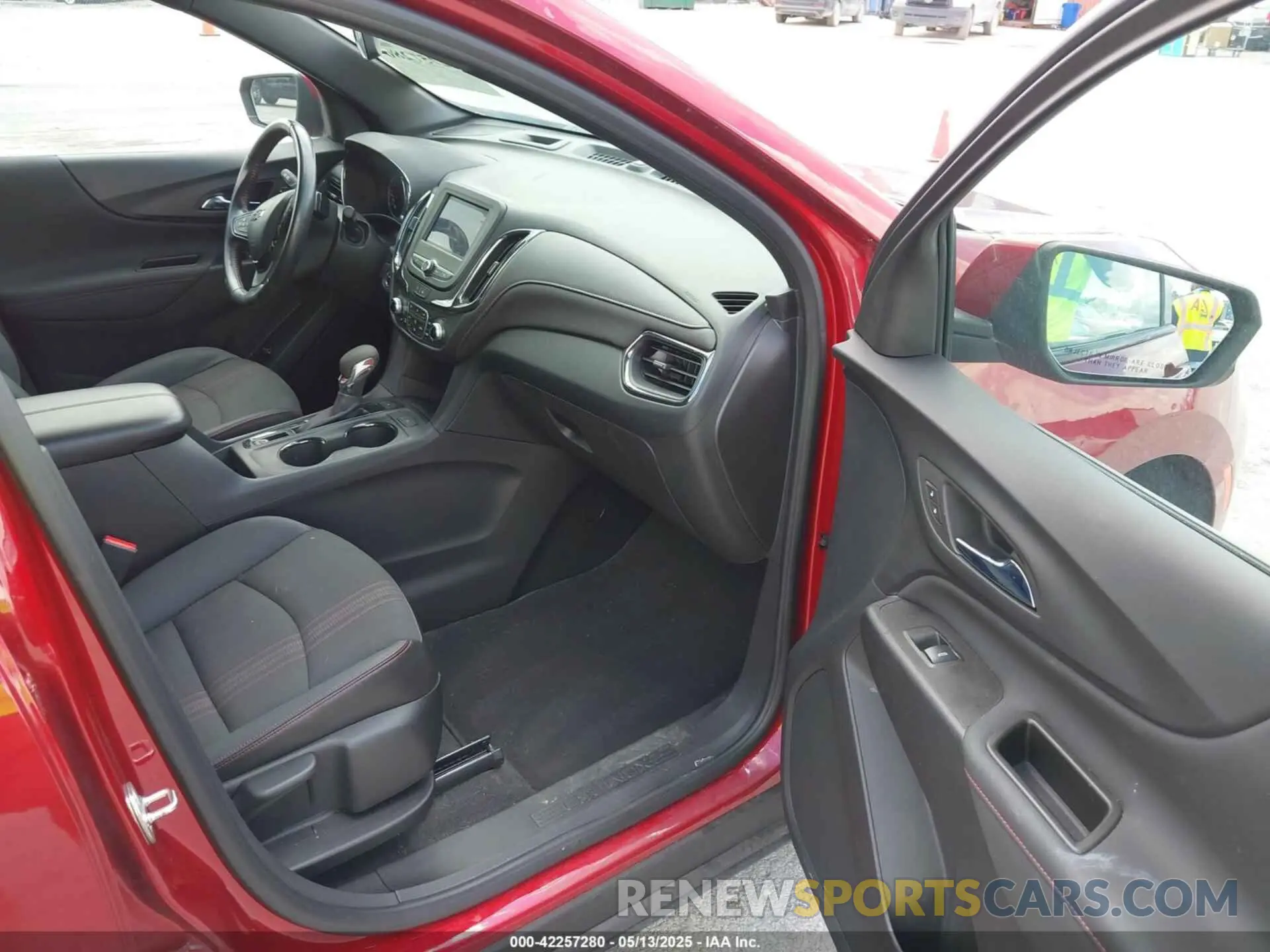 5 Photograph of a damaged car 3GNAXWEV9NS181906 CHEVROLET EQUINOX 2022