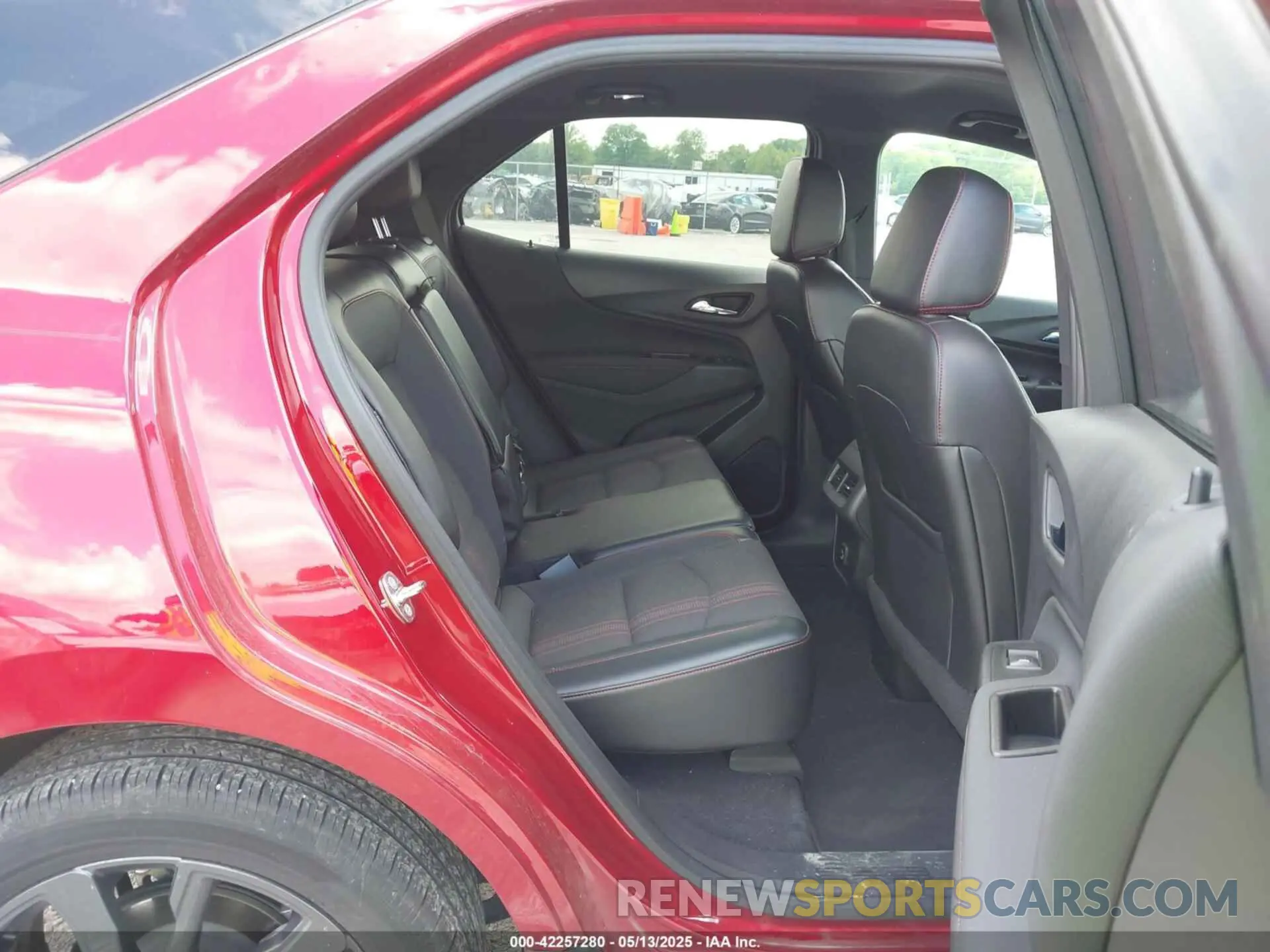 8 Photograph of a damaged car 3GNAXWEV9NS181906 CHEVROLET EQUINOX 2022