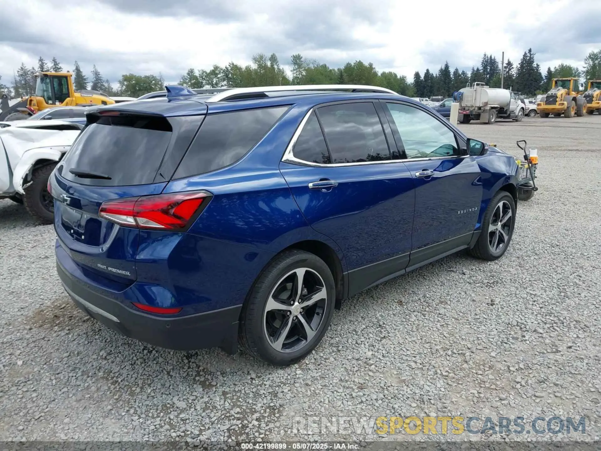 4 Photograph of a damaged car 3GNAXXEV5NS105492 CHEVROLET EQUINOX 2022