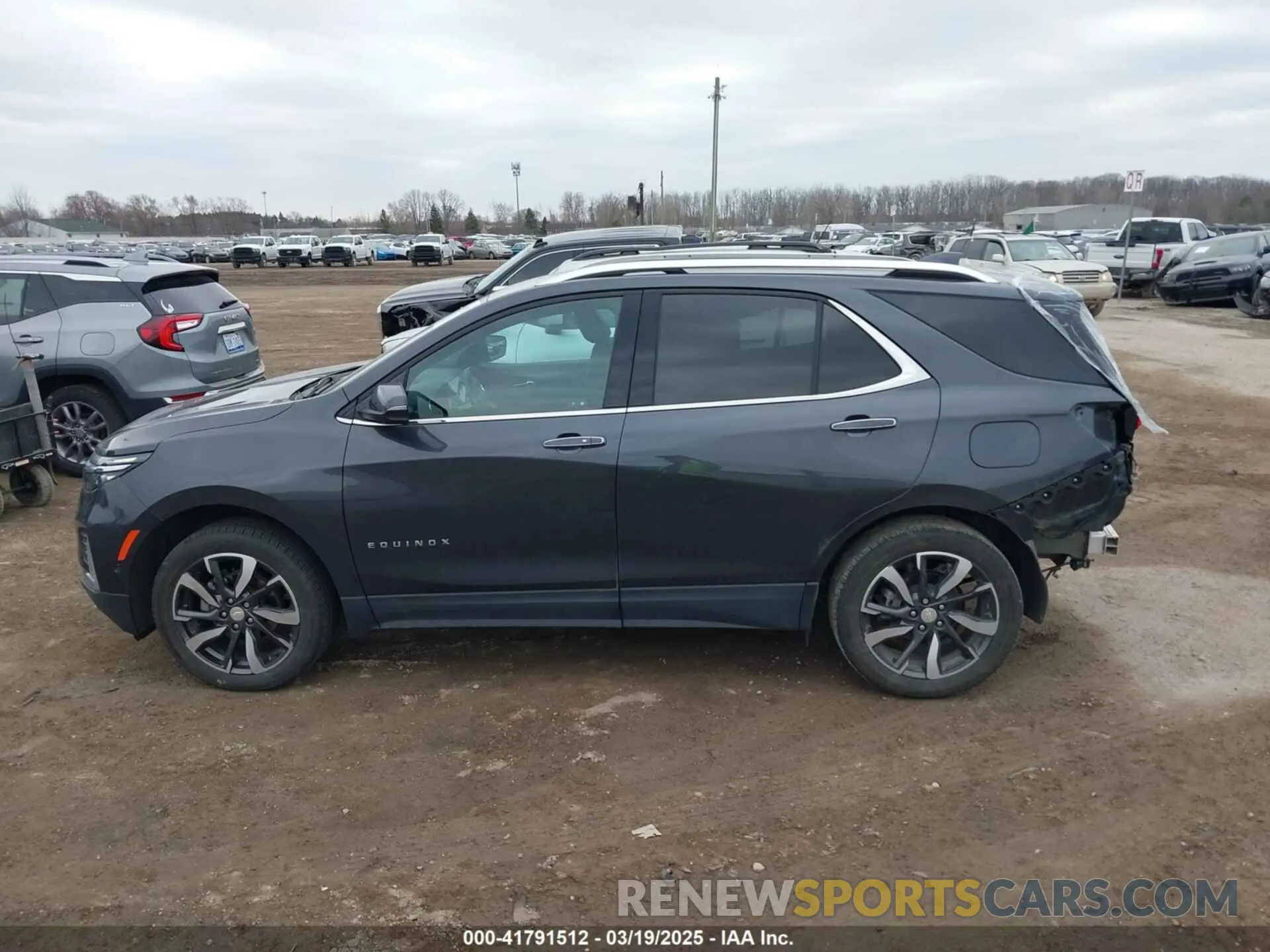 14 Photograph of a damaged car 3GNAXXEV5NS241847 CHEVROLET EQUINOX 2022