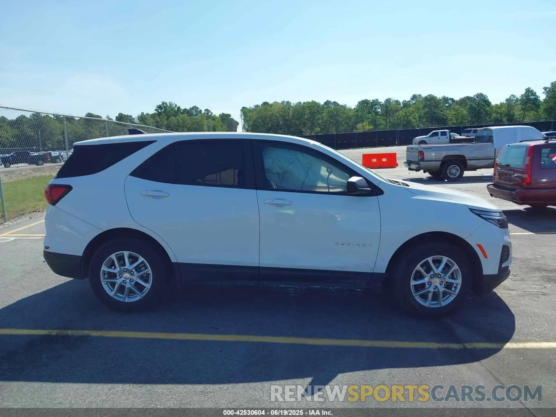 13 Photograph of a damaged car 3GNAXFEG6PL253871 CHEVROLET EQUINOX 2023