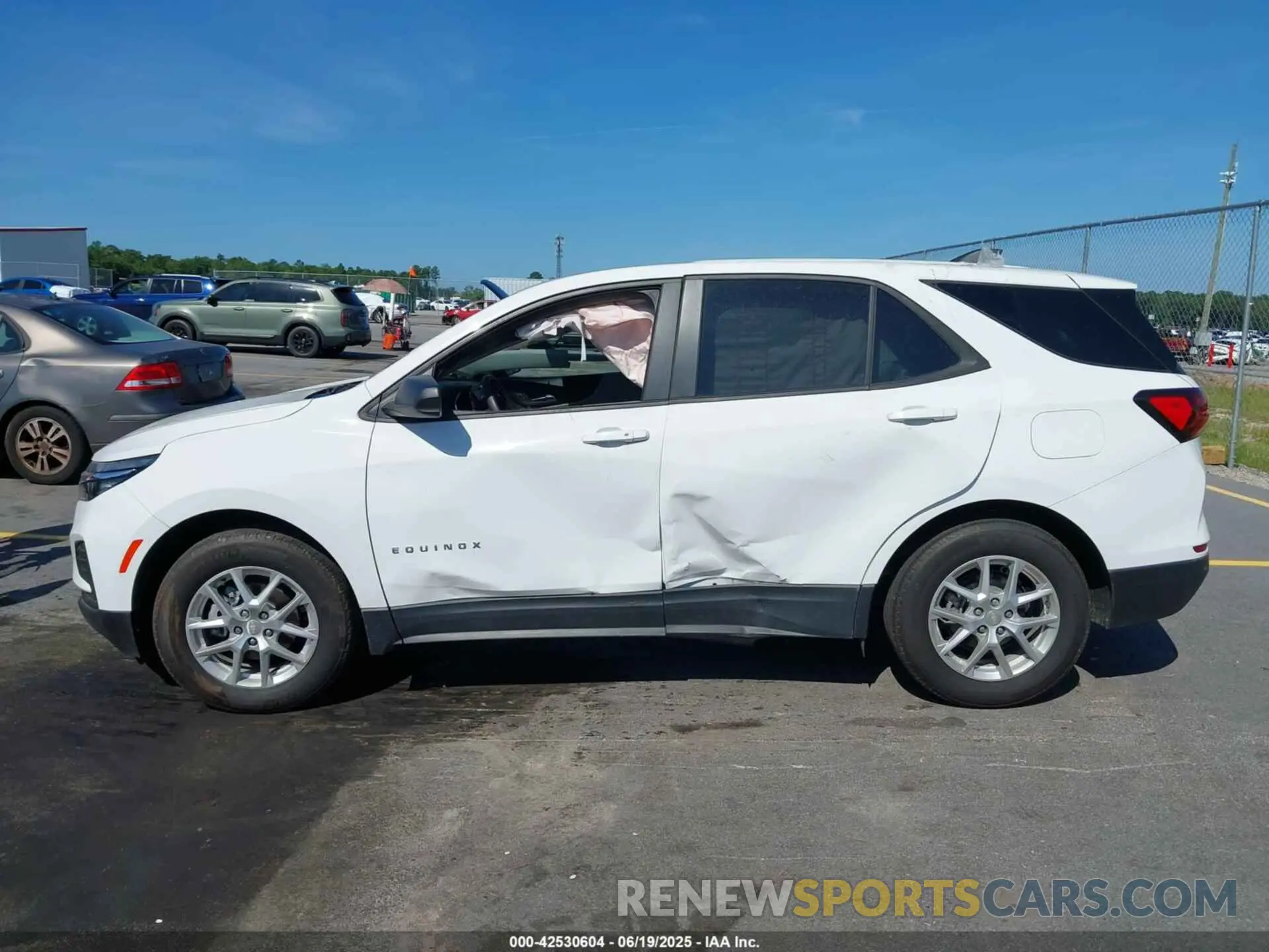 14 Photograph of a damaged car 3GNAXFEG6PL253871 CHEVROLET EQUINOX 2023