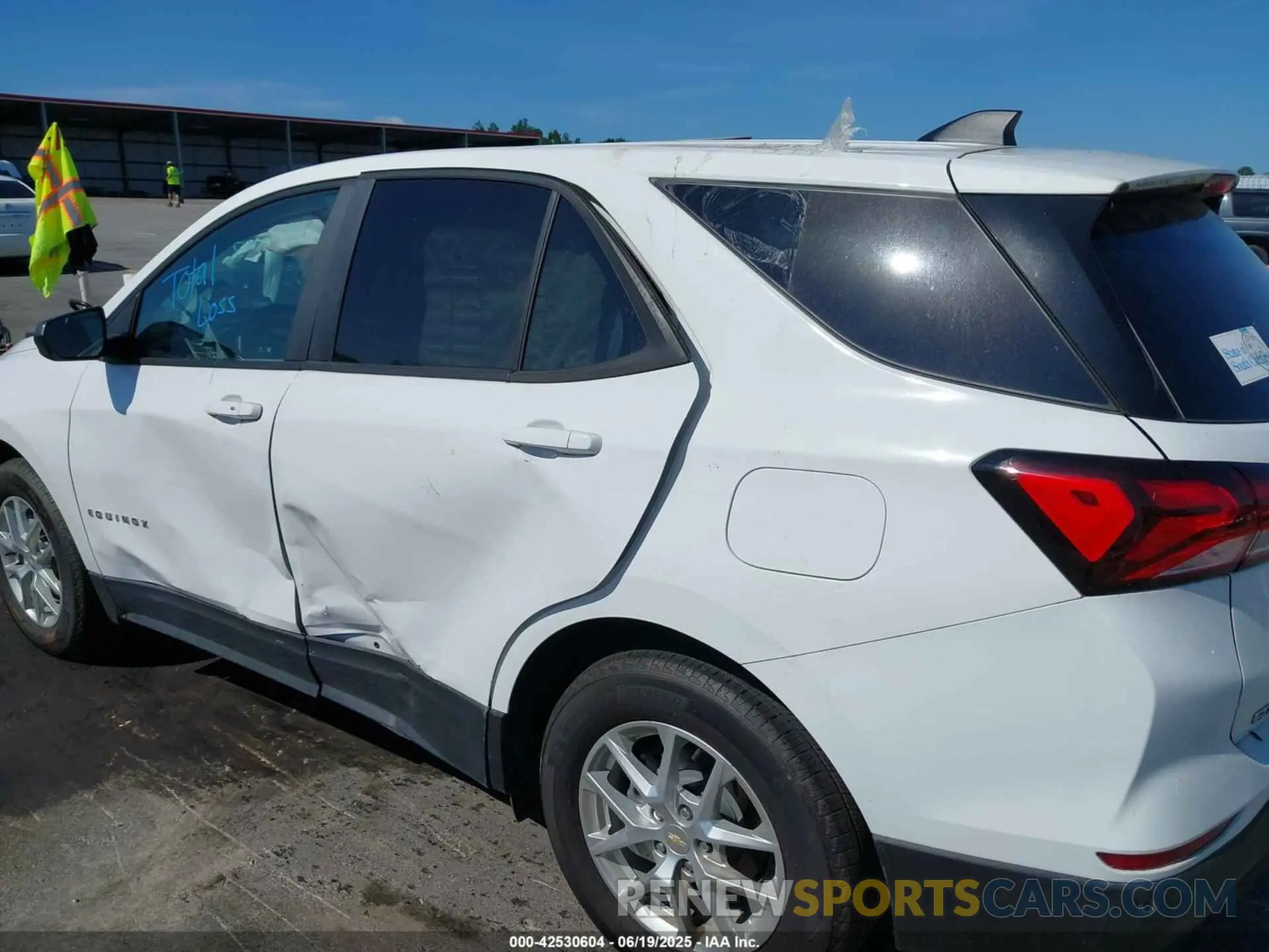 6 Photograph of a damaged car 3GNAXFEG6PL253871 CHEVROLET EQUINOX 2023