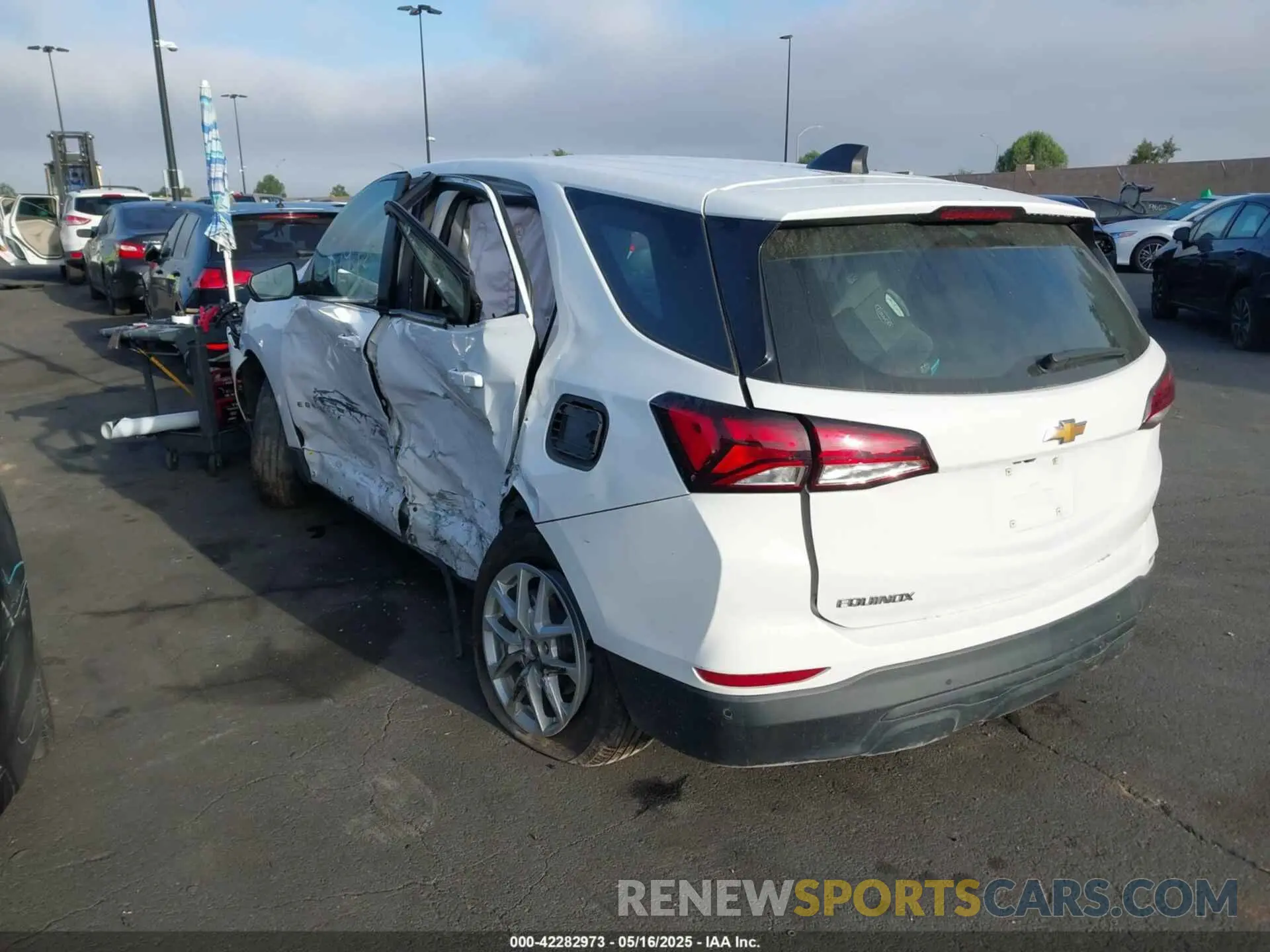 3 Photograph of a damaged car 3GNAXFEGXPL143826 CHEVROLET EQUINOX 2023