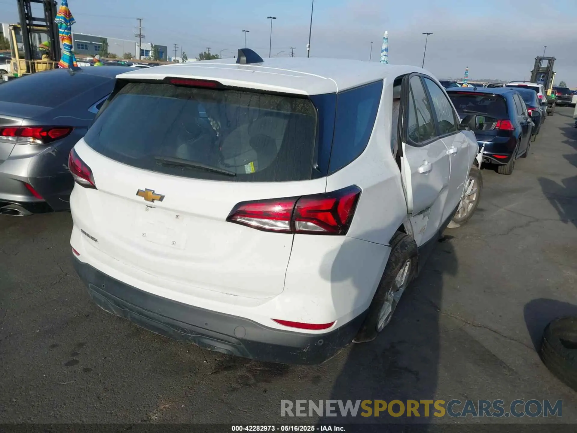4 Photograph of a damaged car 3GNAXFEGXPL143826 CHEVROLET EQUINOX 2023